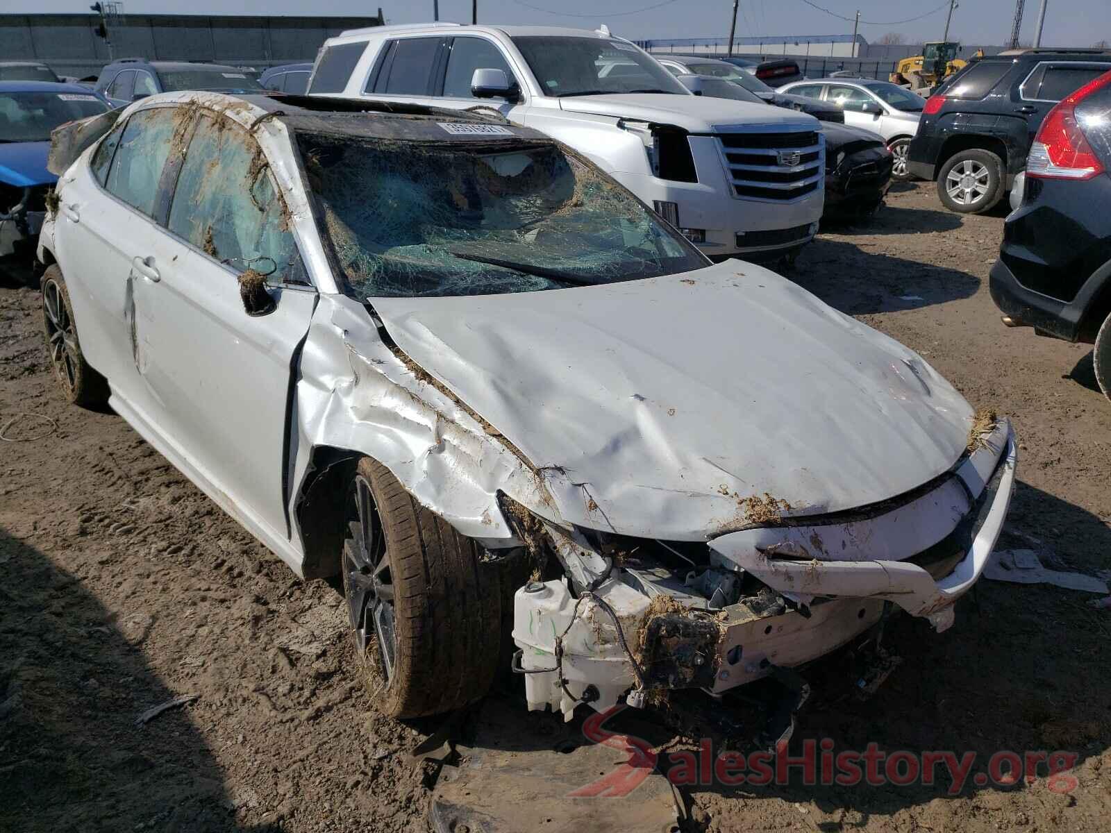 4T1B61HK2JU025703 2018 TOYOTA CAMRY