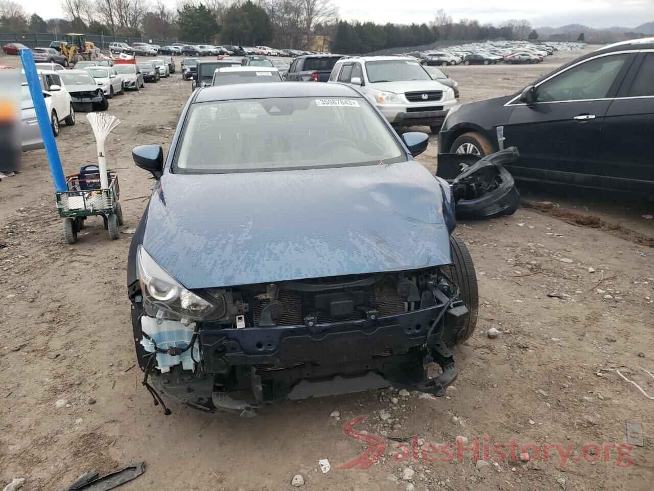 3MZBN1U73JM159923 2018 MAZDA 3