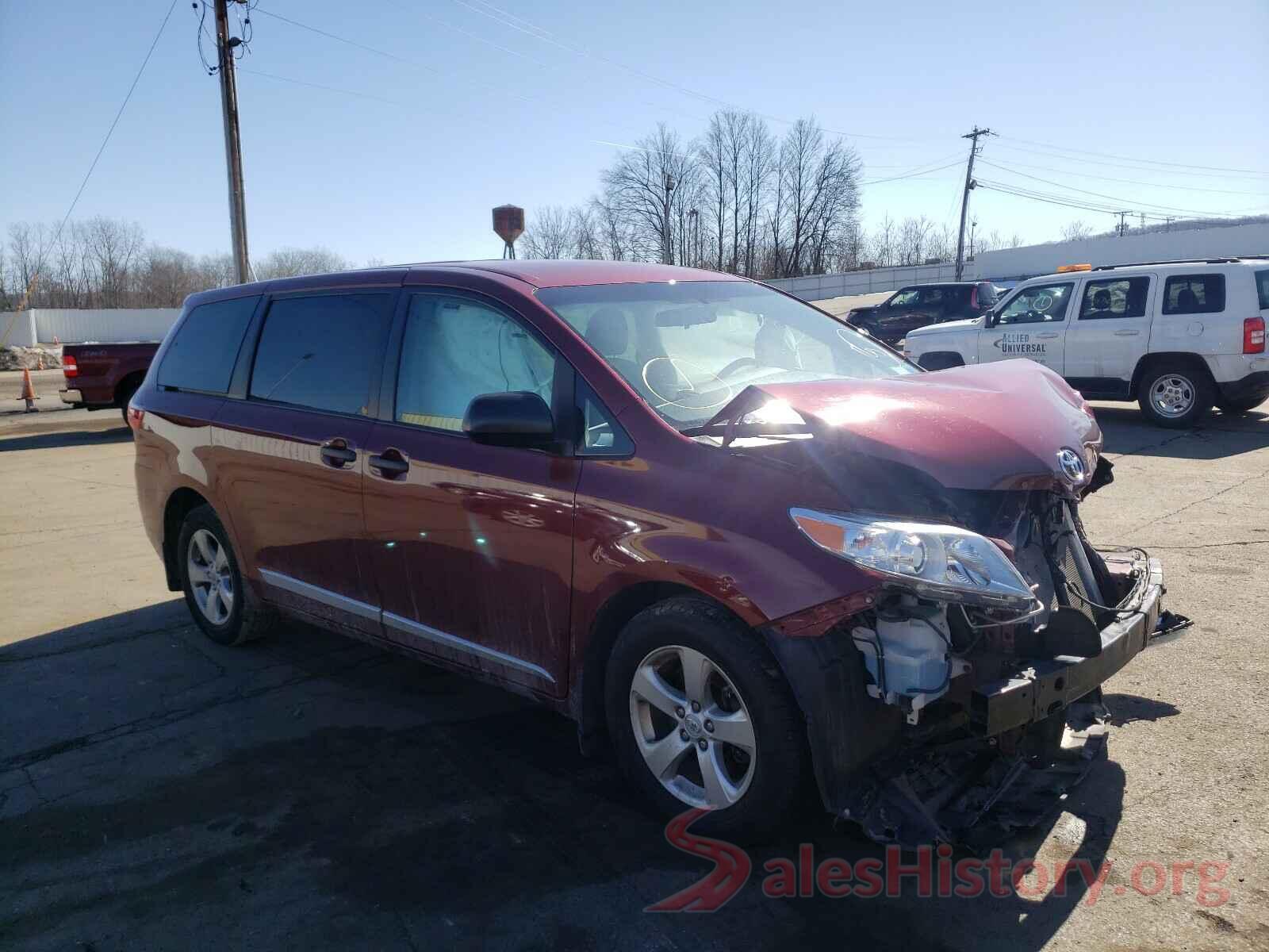 5TDZZ3DC5HS840917 2017 TOYOTA SIENNA