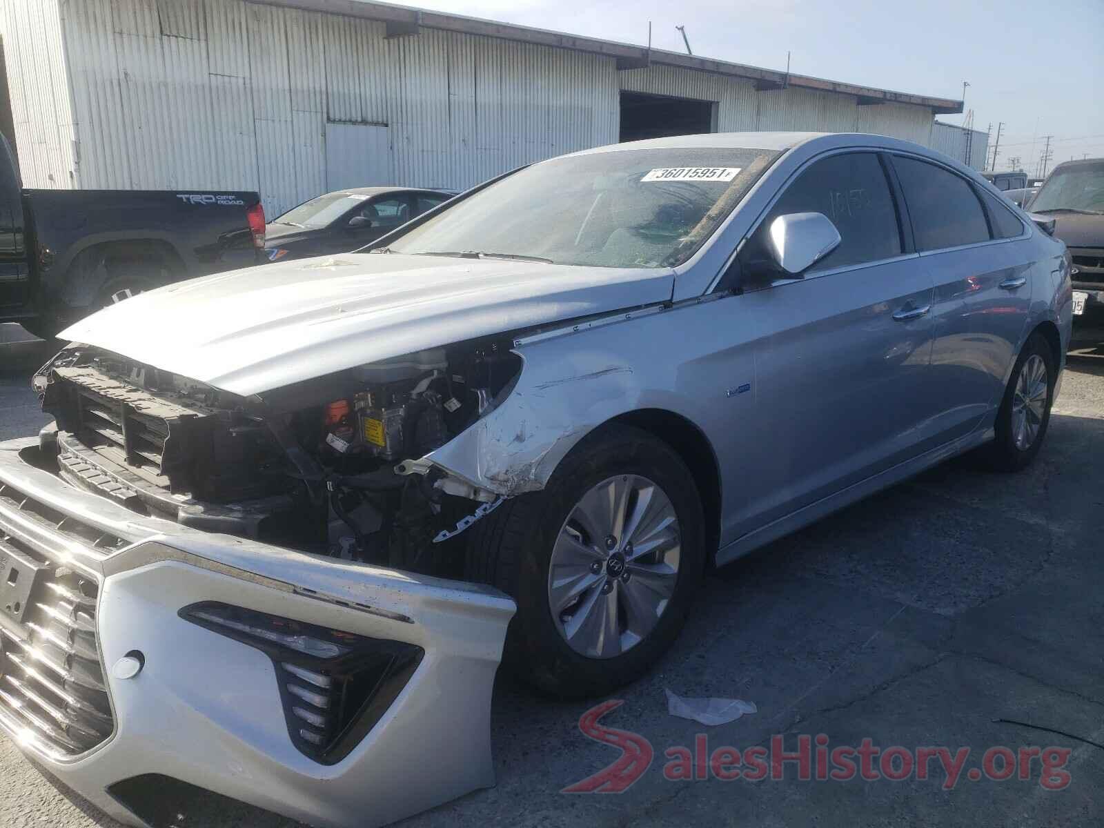 KMHE24L3XKA090974 2019 HYUNDAI SONATA