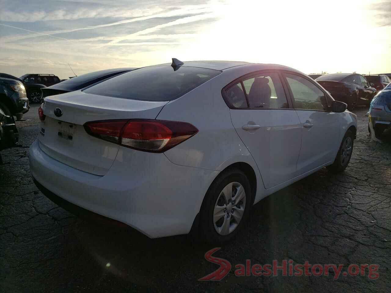 3KPFK4A75JE266422 2018 KIA FORTE