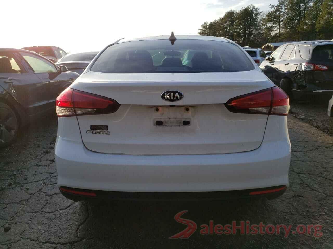 3KPFK4A75JE266422 2018 KIA FORTE