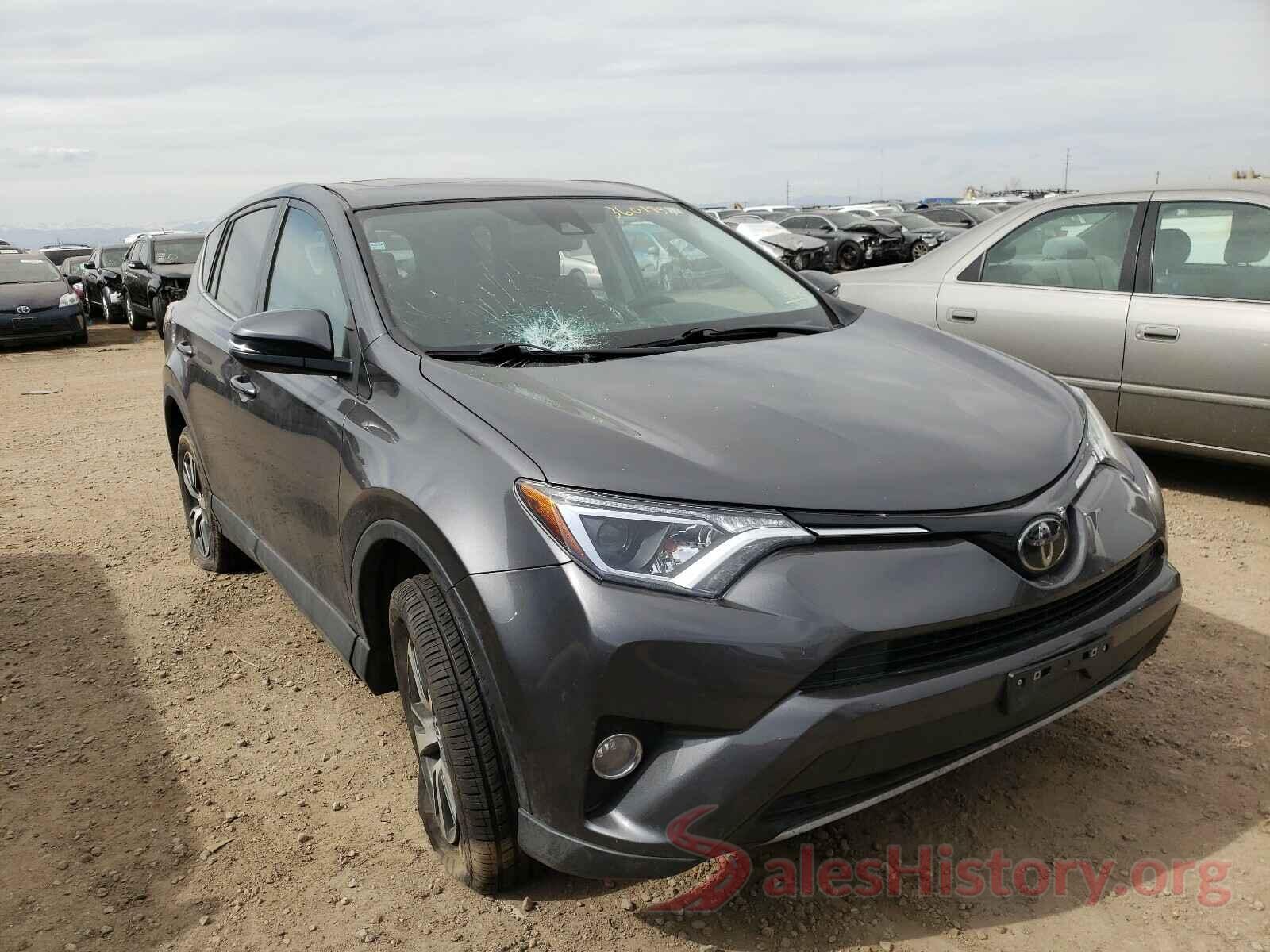 2T3RFREV1JW789044 2018 TOYOTA RAV4