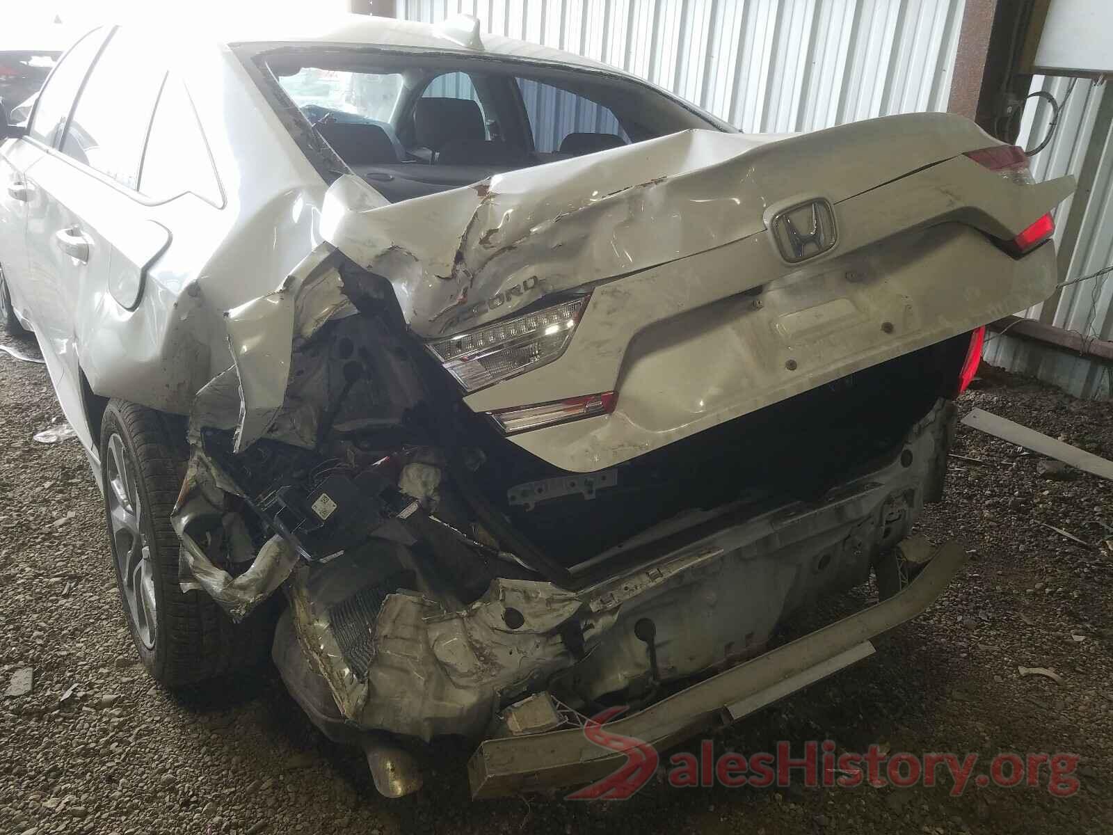 1HGCV1F15JA163745 2018 HONDA ACCORD