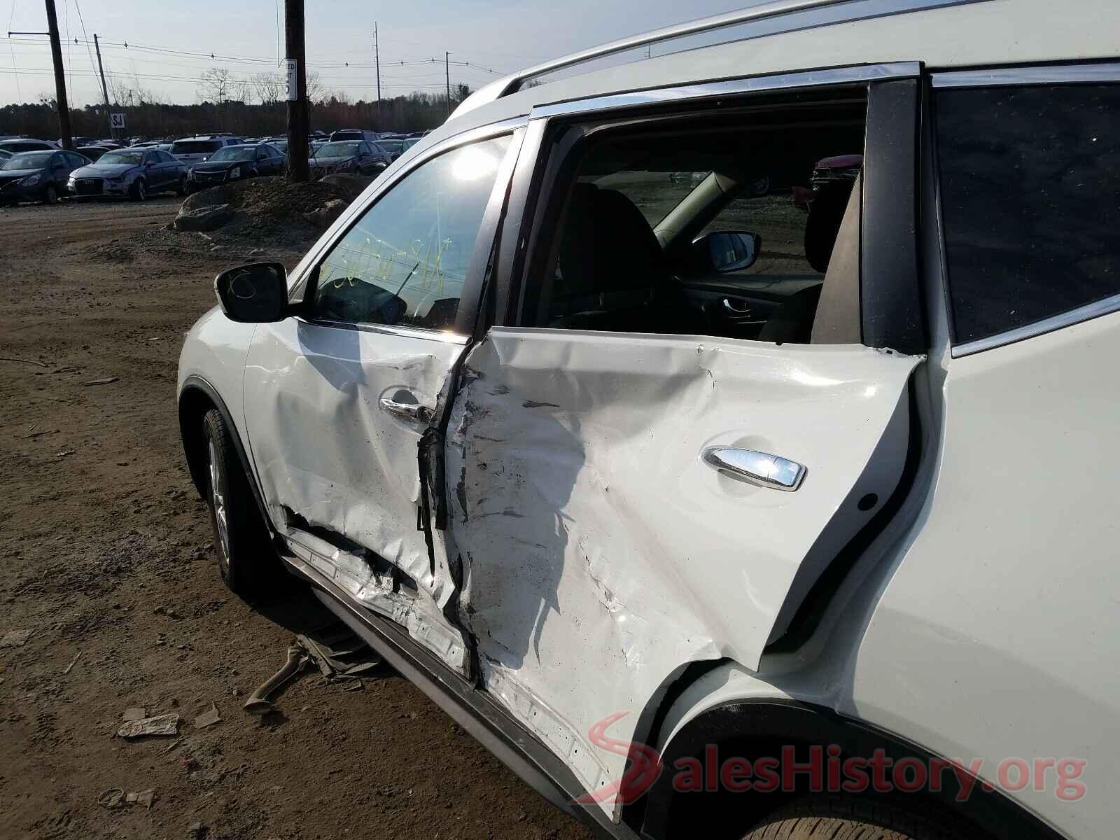 KNMAT2MV9HP570689 2017 NISSAN ROGUE