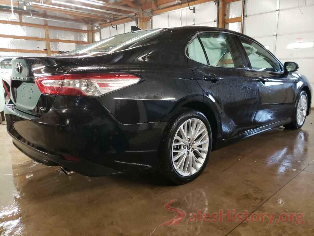 4T1B11HK8JU042116 2018 TOYOTA CAMRY