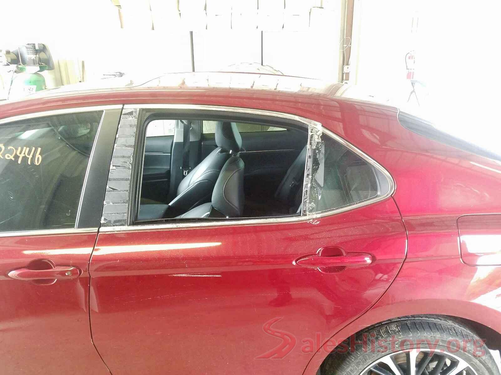 4T1B11HK4JU607705 2018 TOYOTA CAMRY