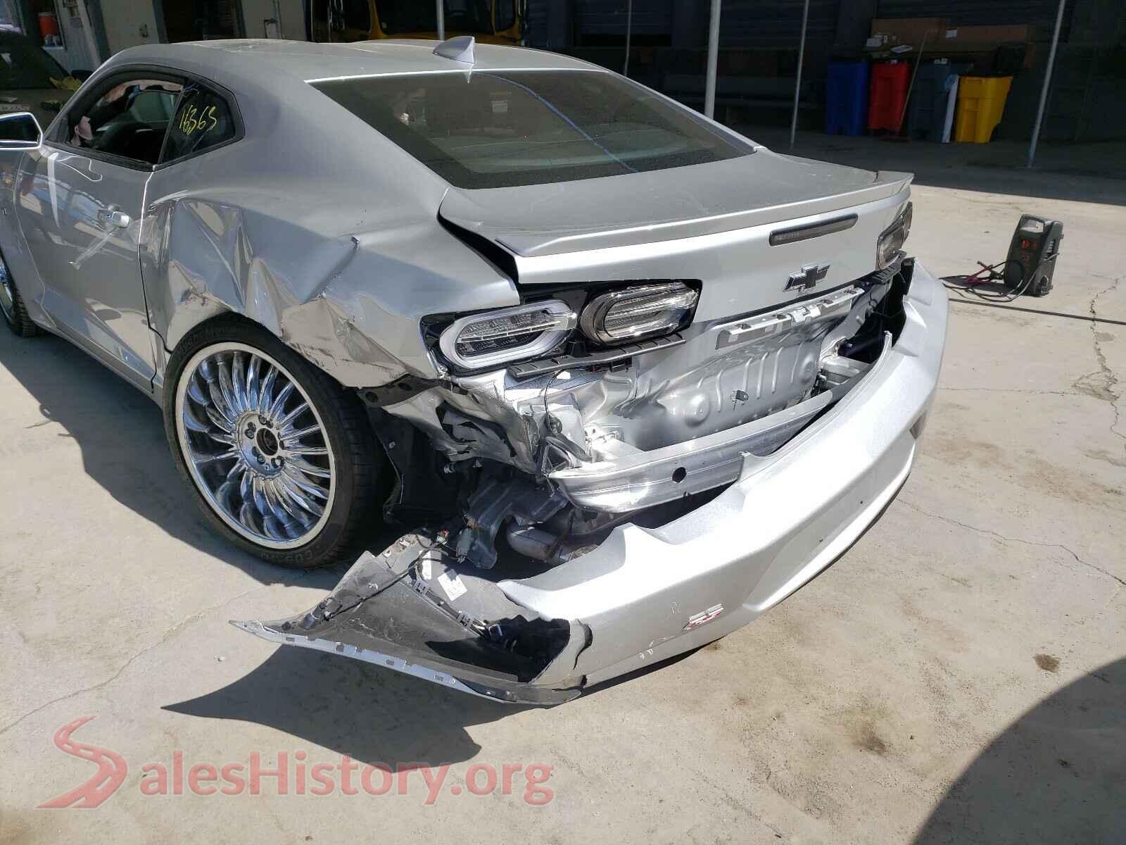 2019 CHEVROLET CAMARO VIN 1G1FD1RXXK0153243, interior center console