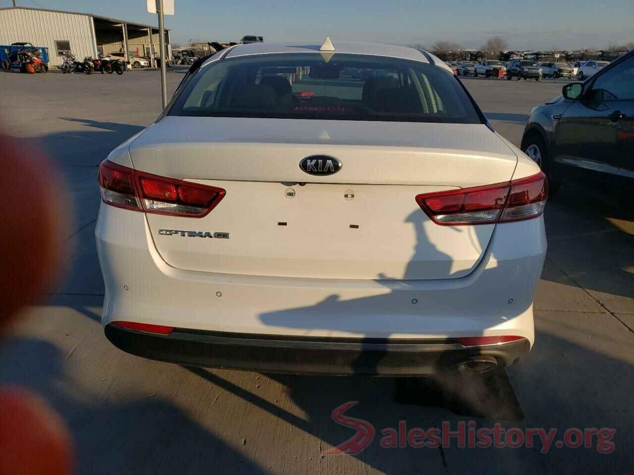 KNAGT4L32J5218106 2018 KIA OPTIMA