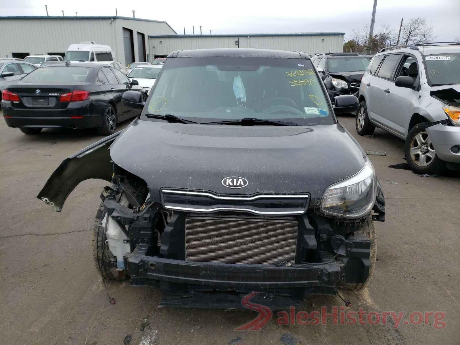 KNDJP3A5XJ7555929 2018 KIA SOUL