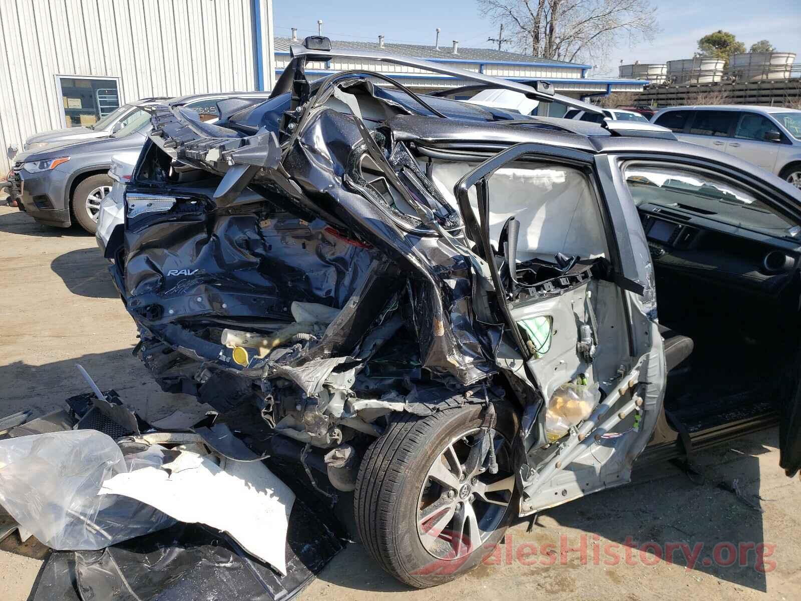 JTMWFREV2HJ134824 2017 TOYOTA RAV4