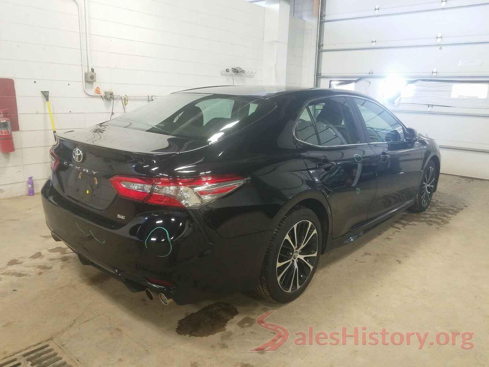 4T1B11HKXJU588402 2018 TOYOTA CAMRY