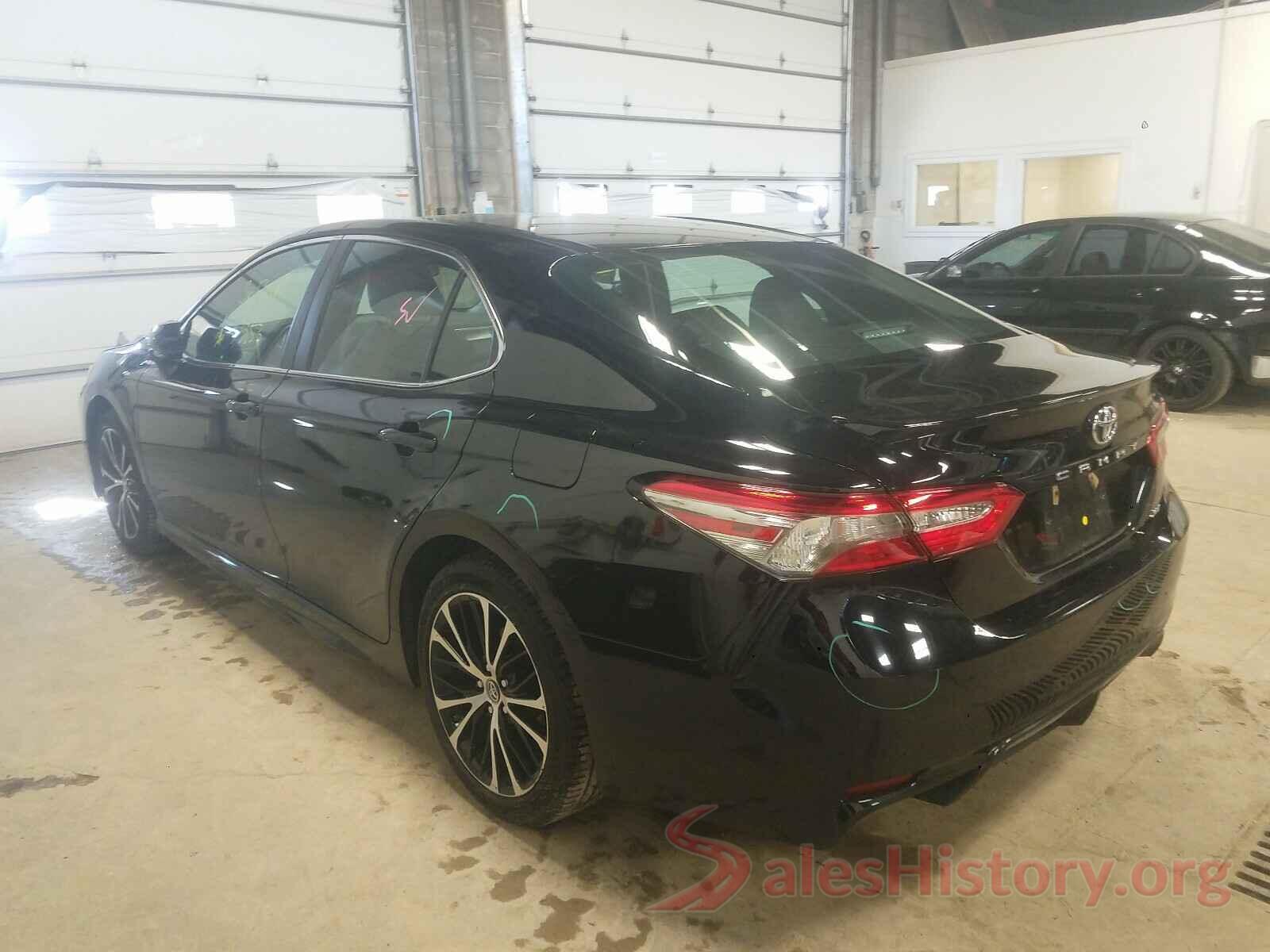 4T1B11HKXJU588402 2018 TOYOTA CAMRY