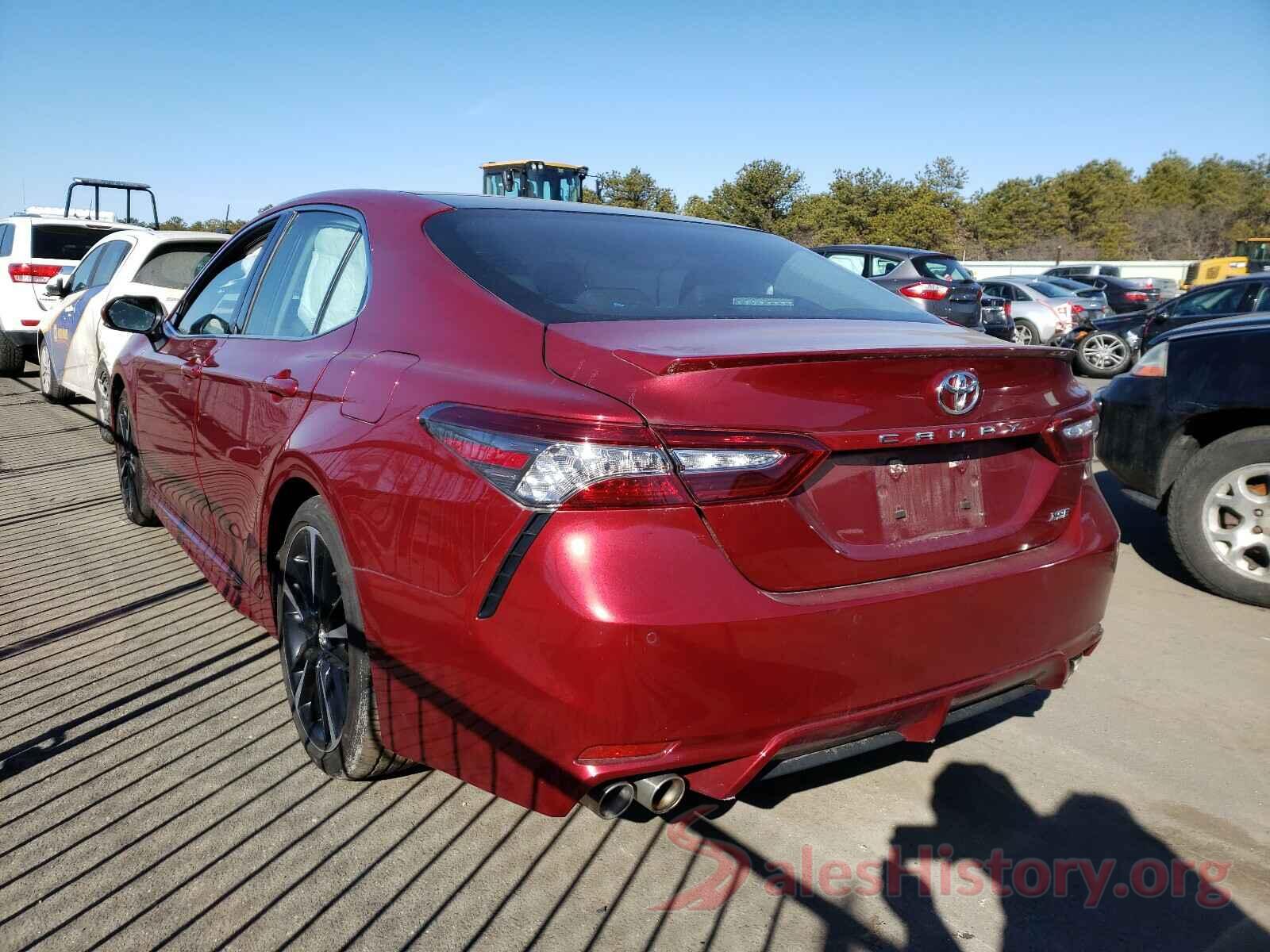 4T1B61HK3JU632368 2018 TOYOTA CAMRY