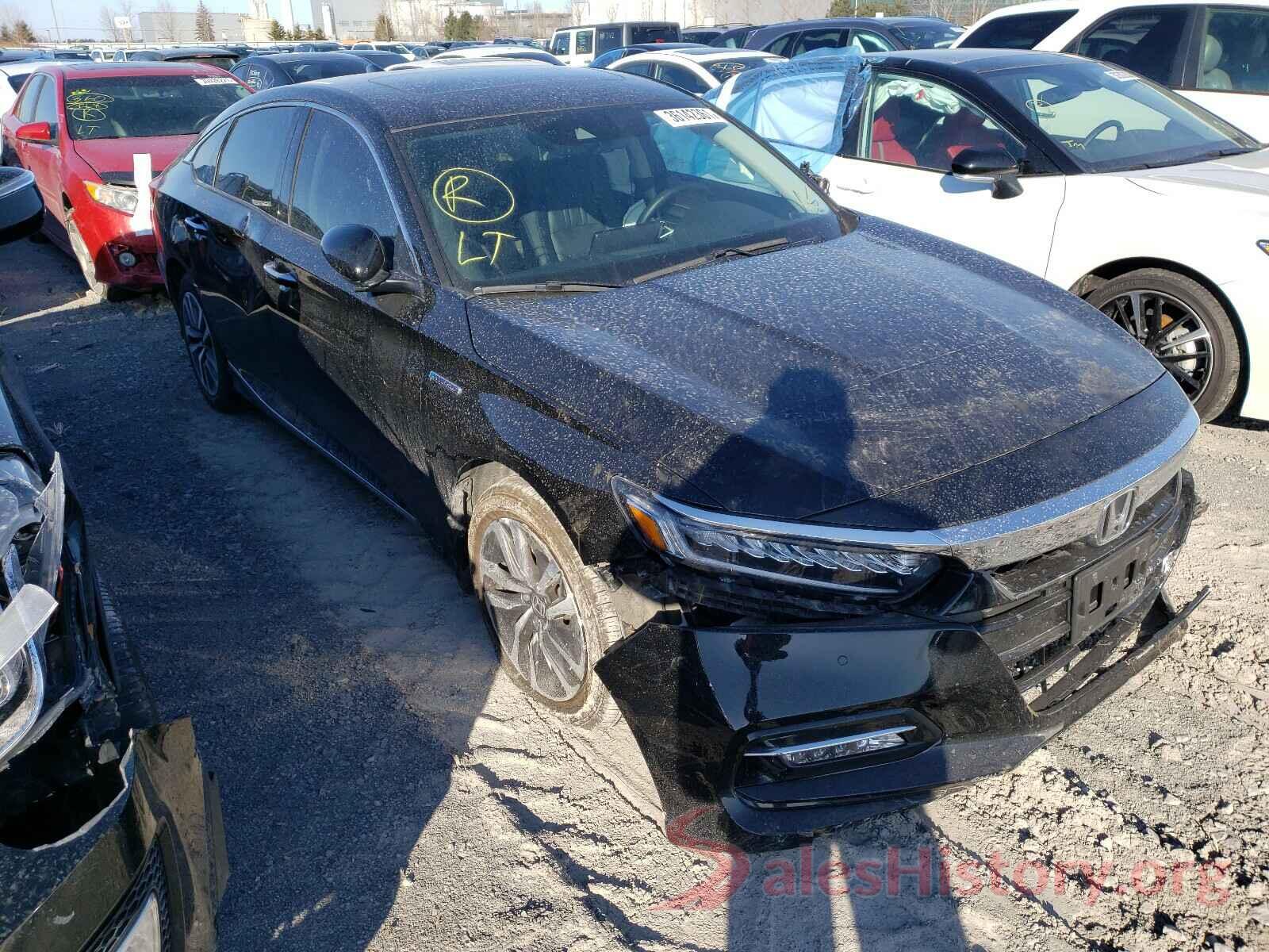 1HGCV3F92JA800219 2018 HONDA ACCORD