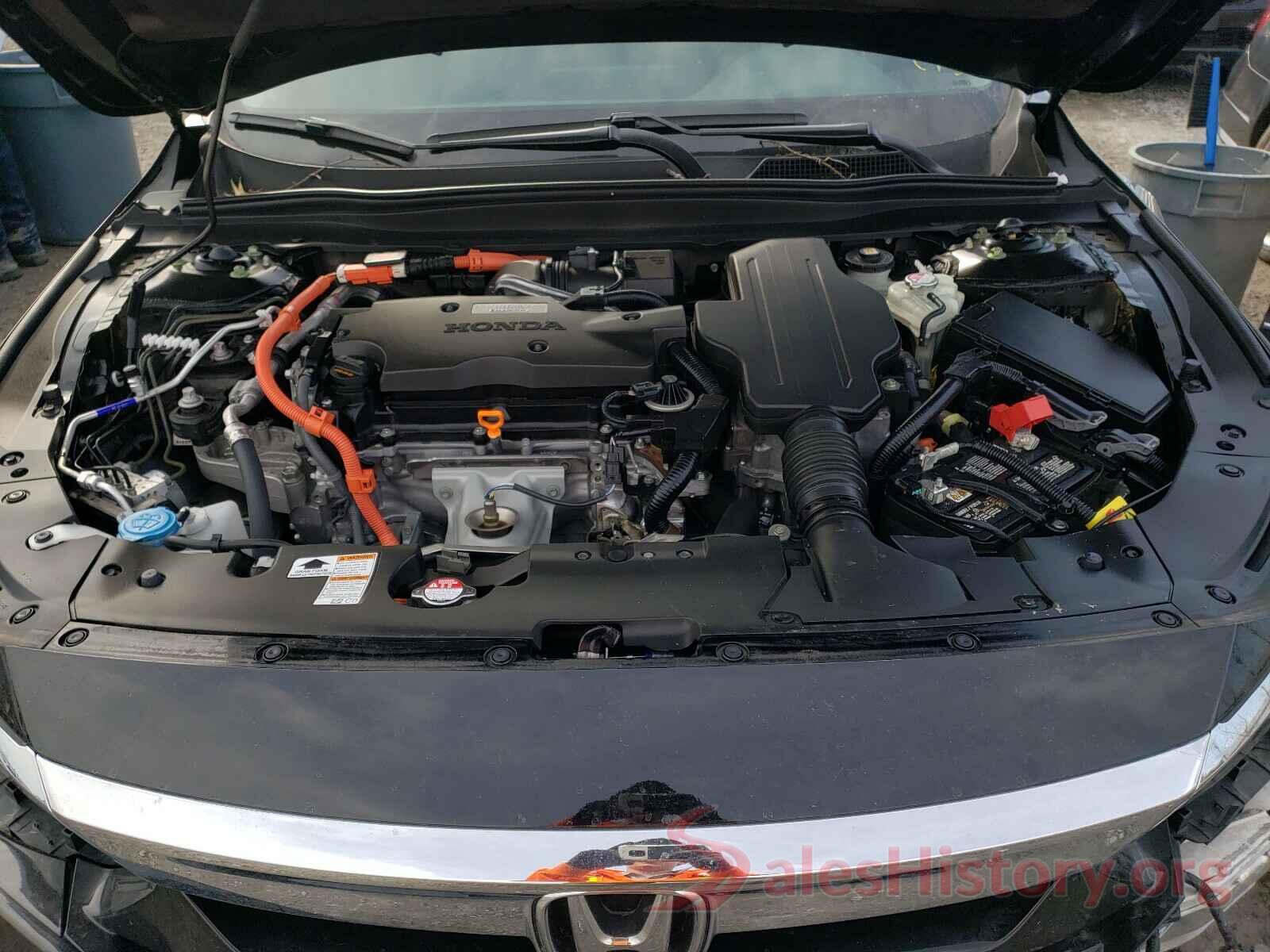 1HGCV3F92JA800219 2018 HONDA ACCORD