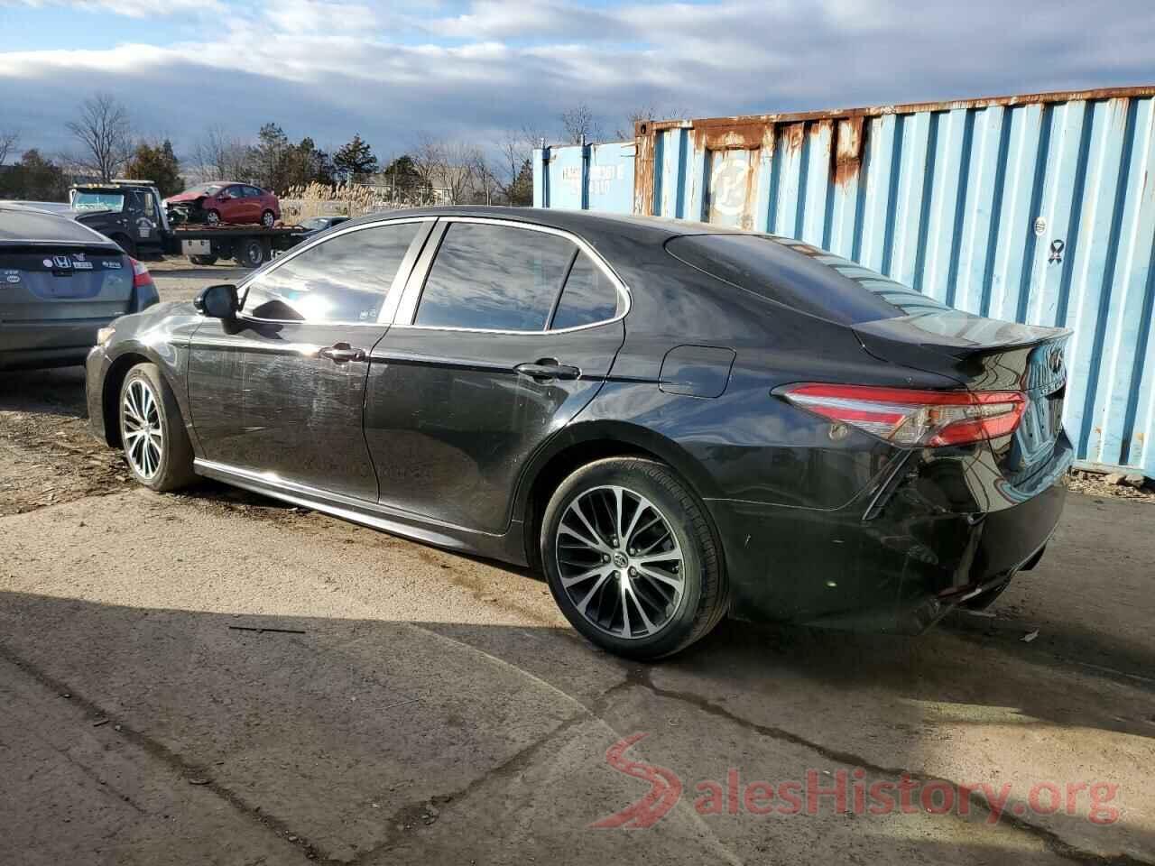 4T1B11HK3JU629677 2018 TOYOTA CAMRY