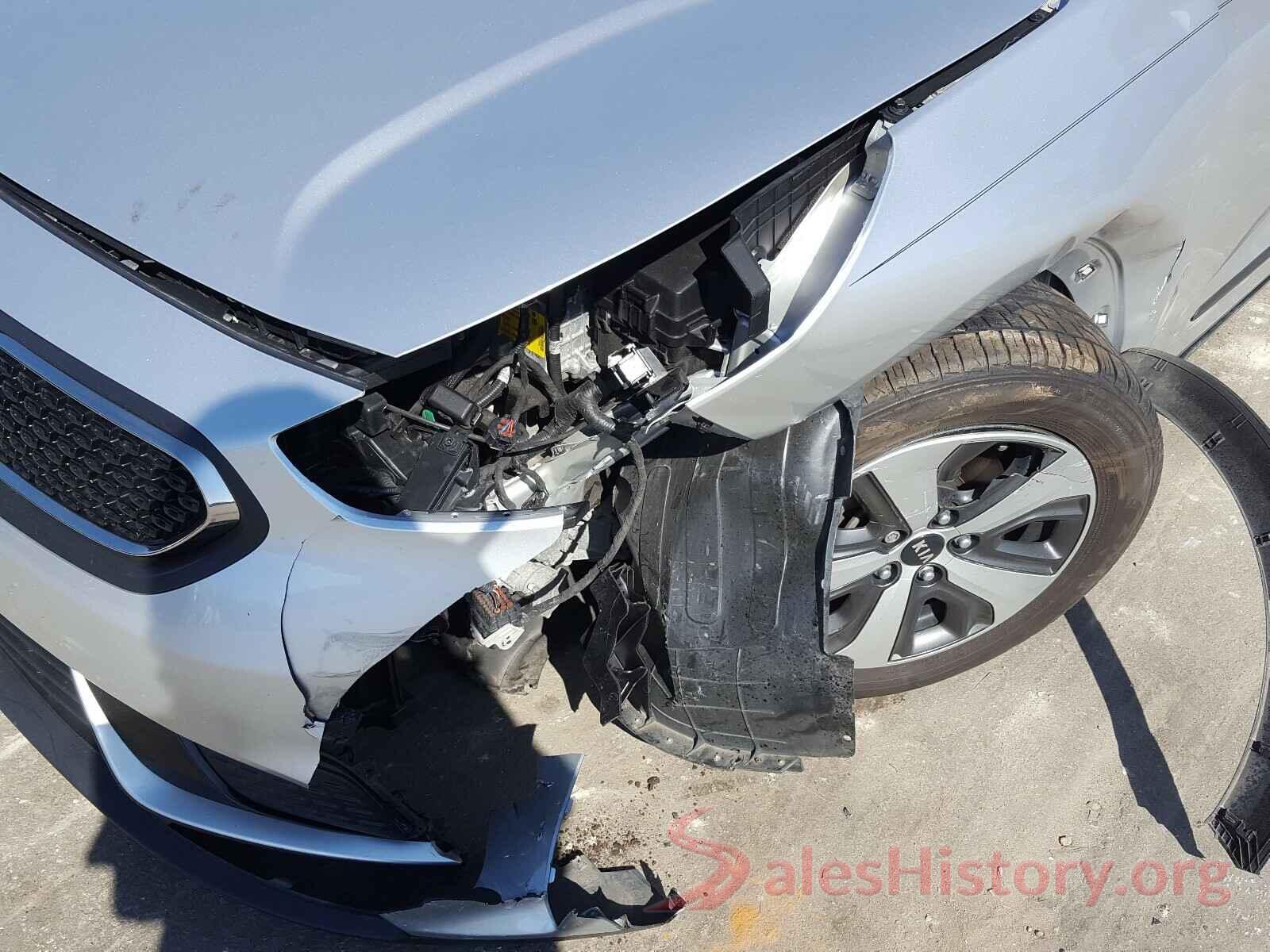 KNDCB3LC5H5071398 2017 KIA NIRO