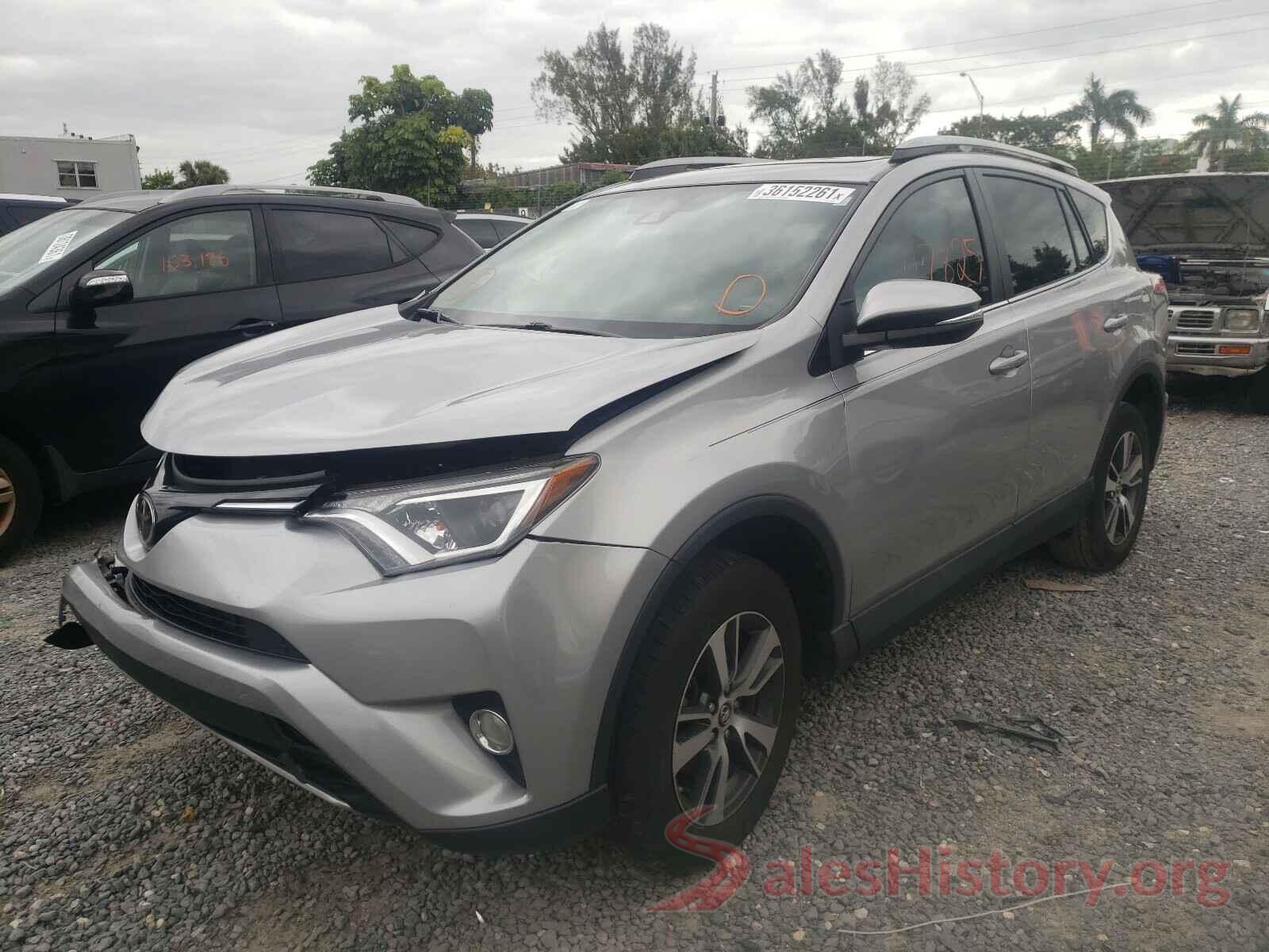 2T3WFREV8JW425903 2018 TOYOTA RAV4