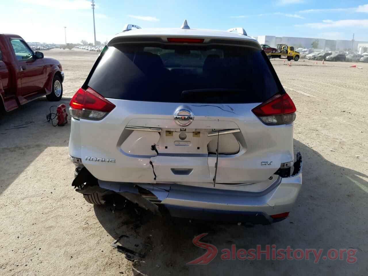 KNMAT2MT2JP552040 2018 NISSAN ROGUE