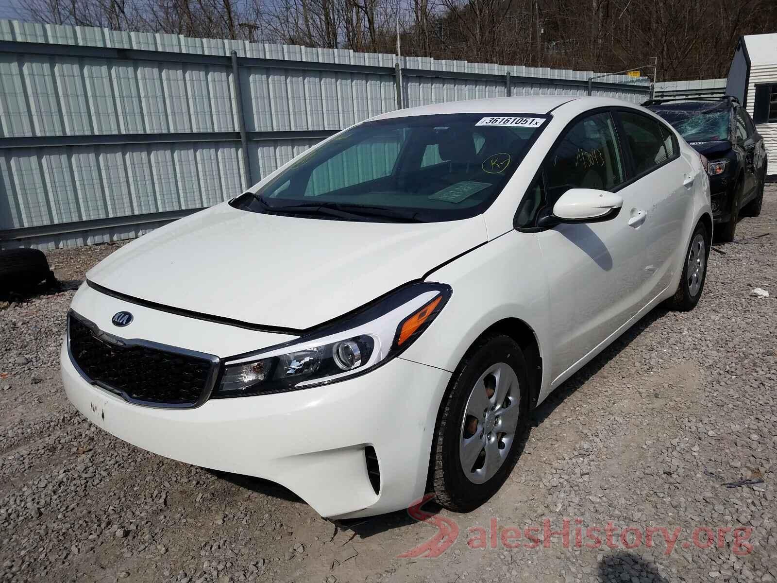 3KPFK4A75JE195089 2018 KIA FORTE