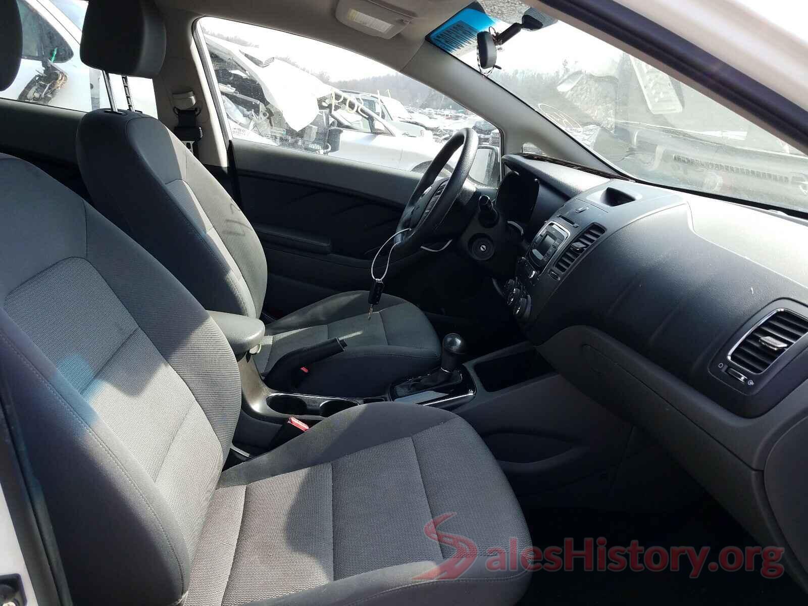 3KPFK4A75JE195089 2018 KIA FORTE