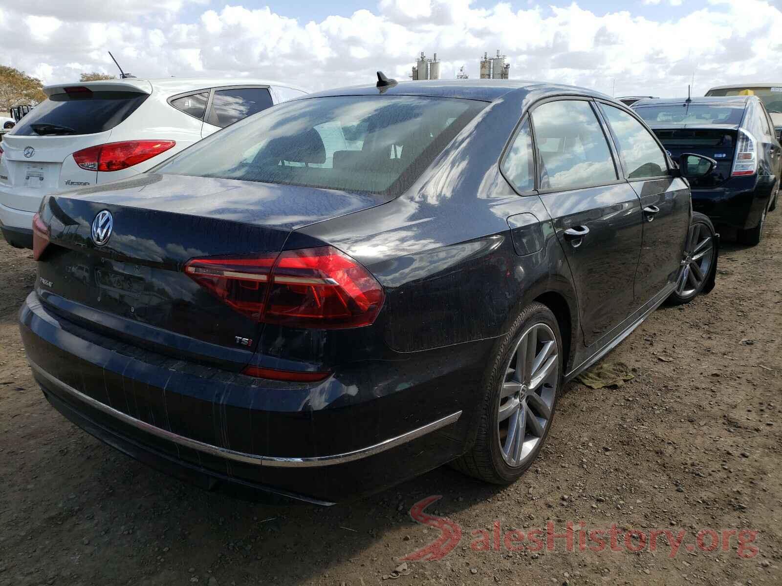 1VWAA7A30JC025187 2018 VOLKSWAGEN PASSAT