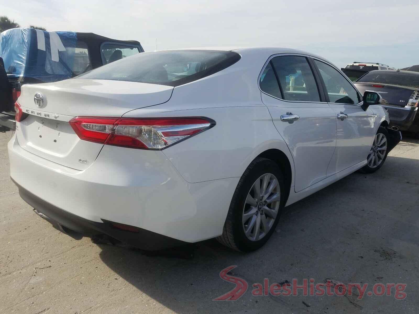 4T1B11HK5JU588355 2018 TOYOTA CAMRY