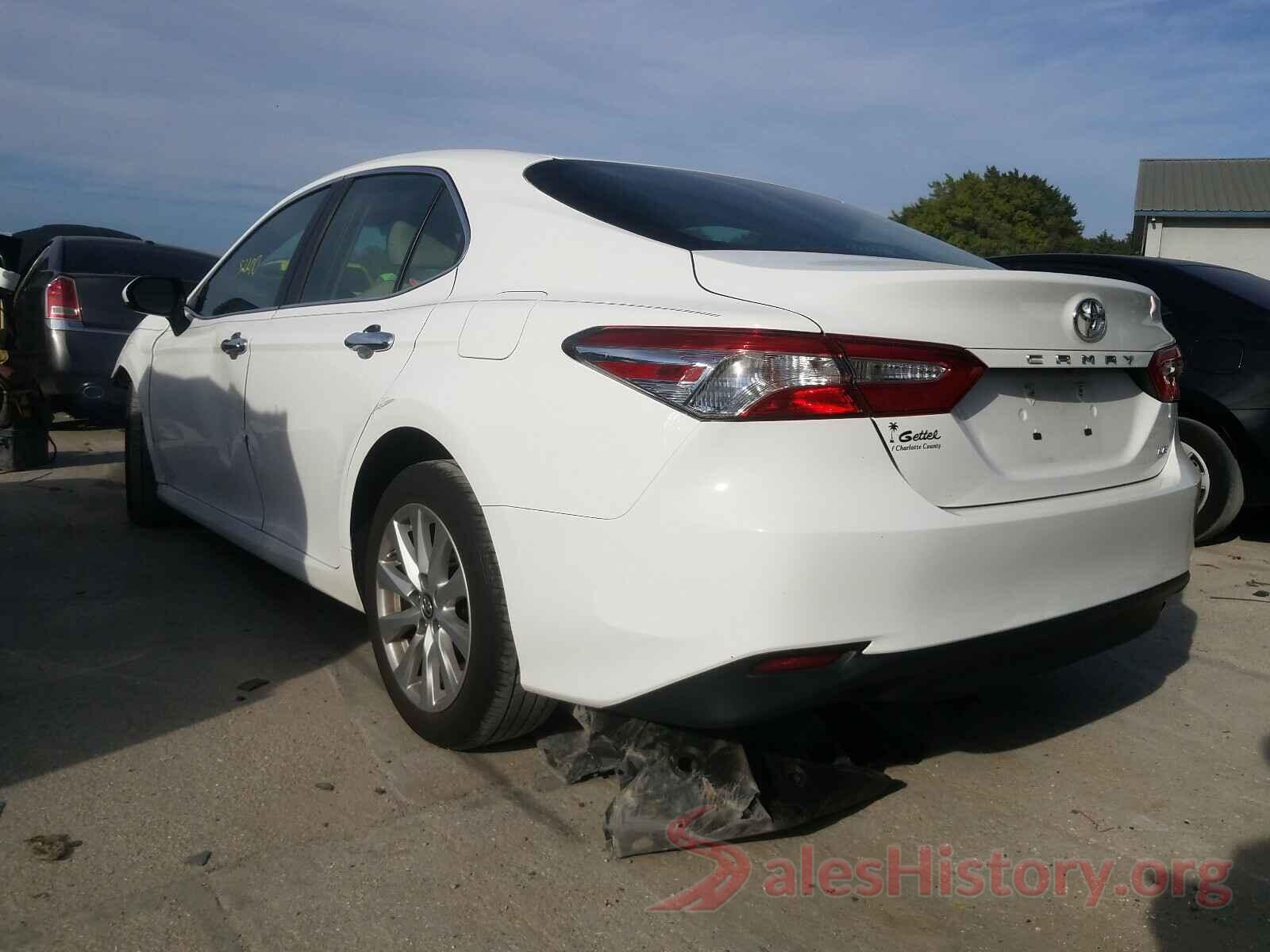 4T1B11HK5JU588355 2018 TOYOTA CAMRY