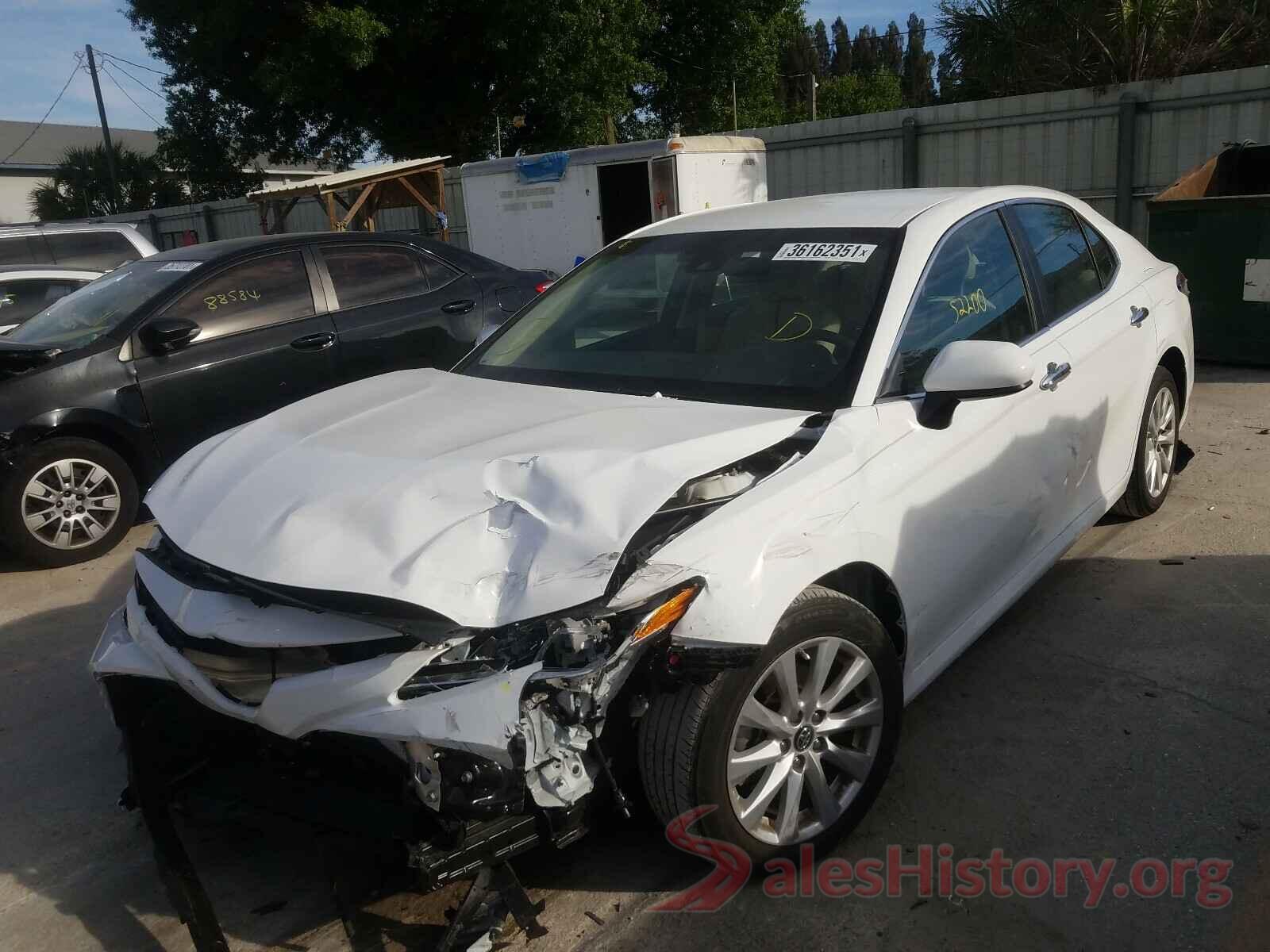 4T1B11HK5JU588355 2018 TOYOTA CAMRY