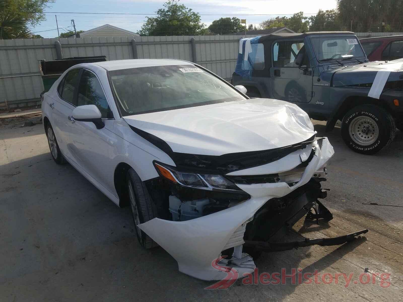 4T1B11HK5JU588355 2018 TOYOTA CAMRY