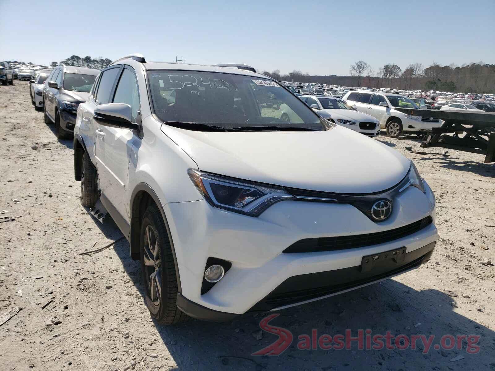 JTMRFREV0HJ135242 2017 TOYOTA RAV4