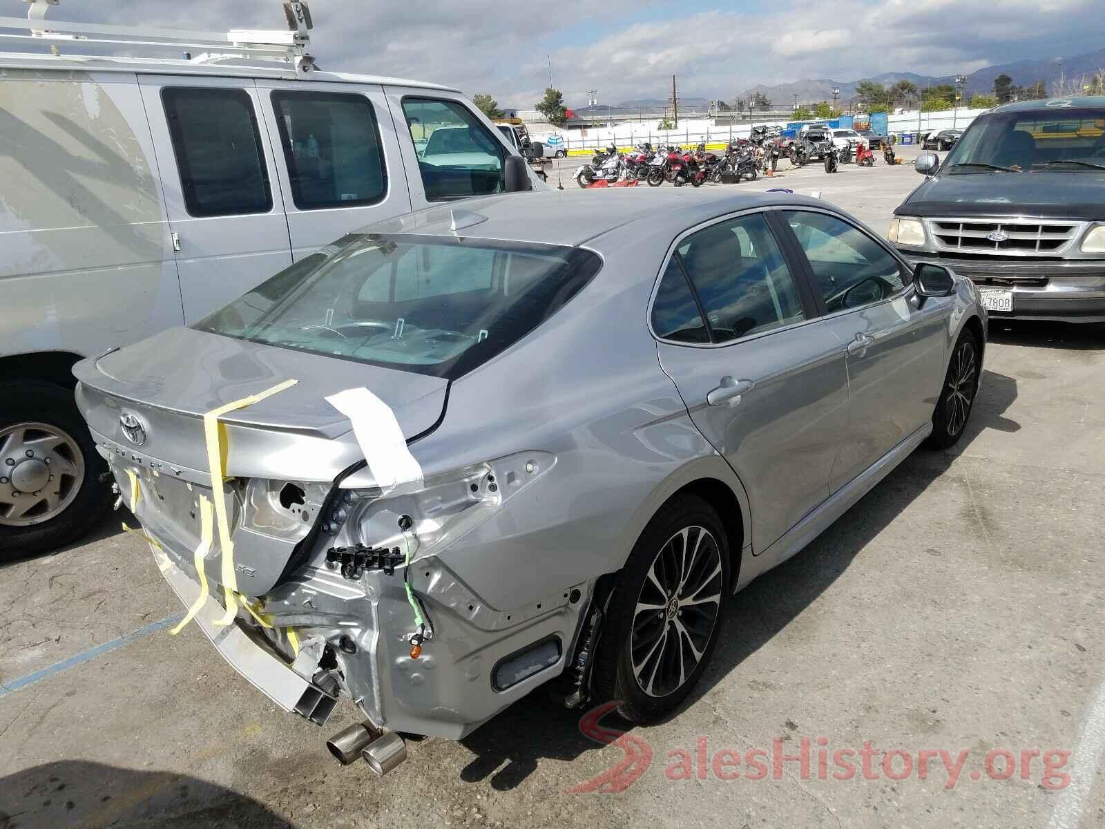 4T1G11AK3LU960164 2020 TOYOTA CAMRY