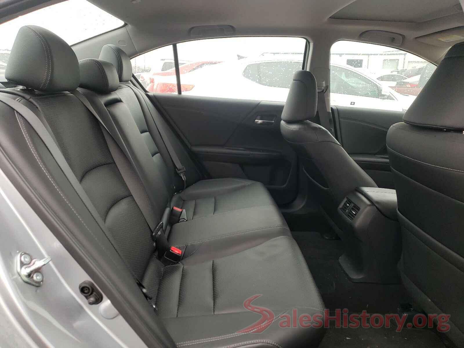 1HGCR2F80HA164724 2017 HONDA ACCORD