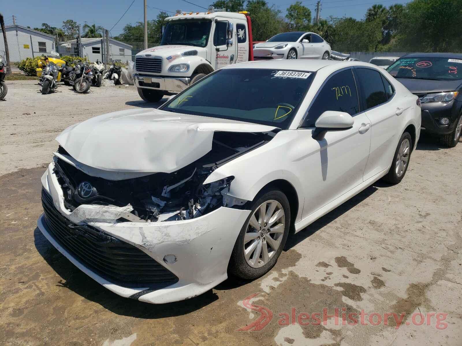 4T1B11HK0JU551231 2018 TOYOTA CAMRY