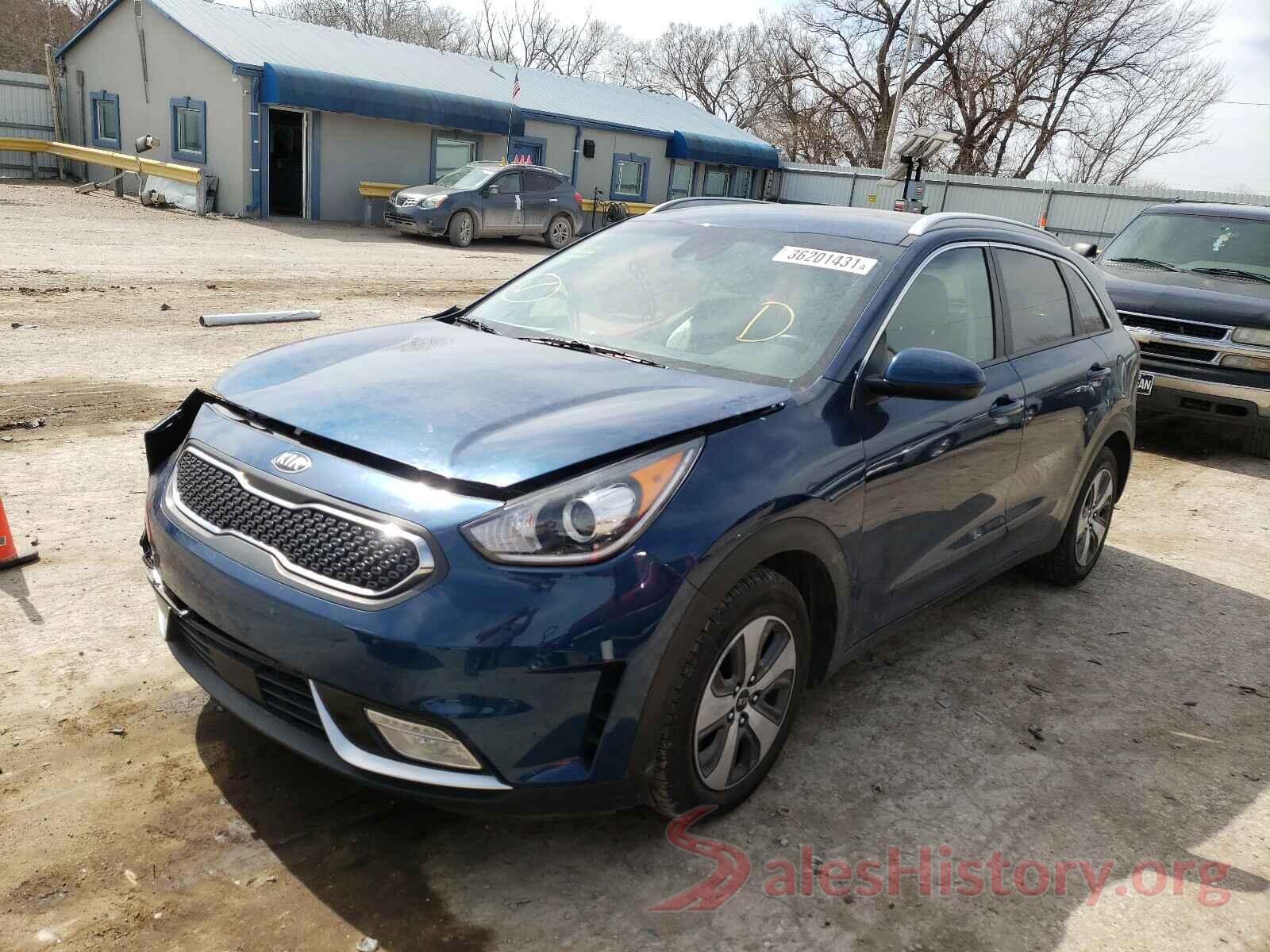 KNDCB3LC7J5146883 2018 KIA NIRO