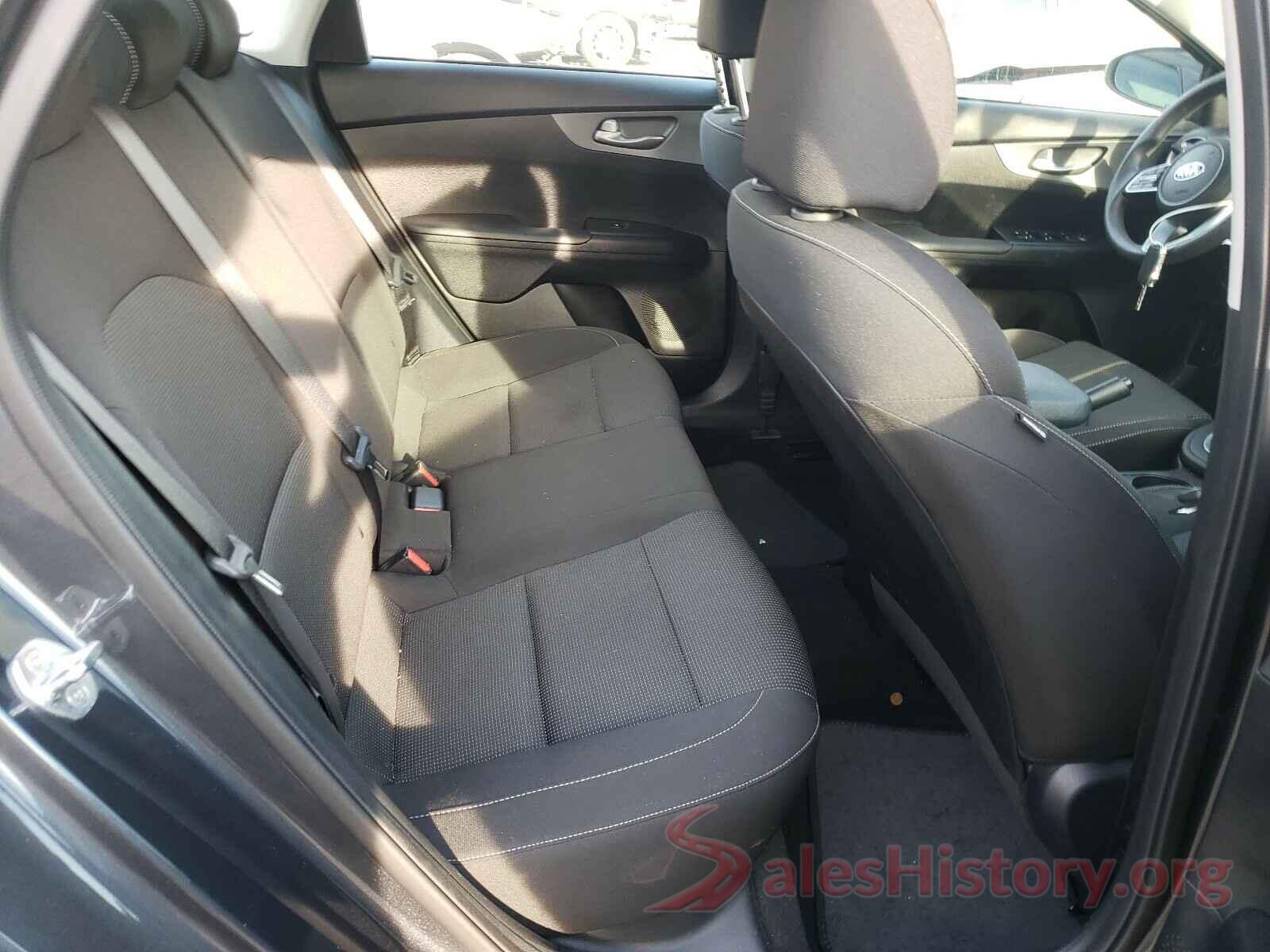 3KPF24AD3KE105784 2019 KIA FORTE