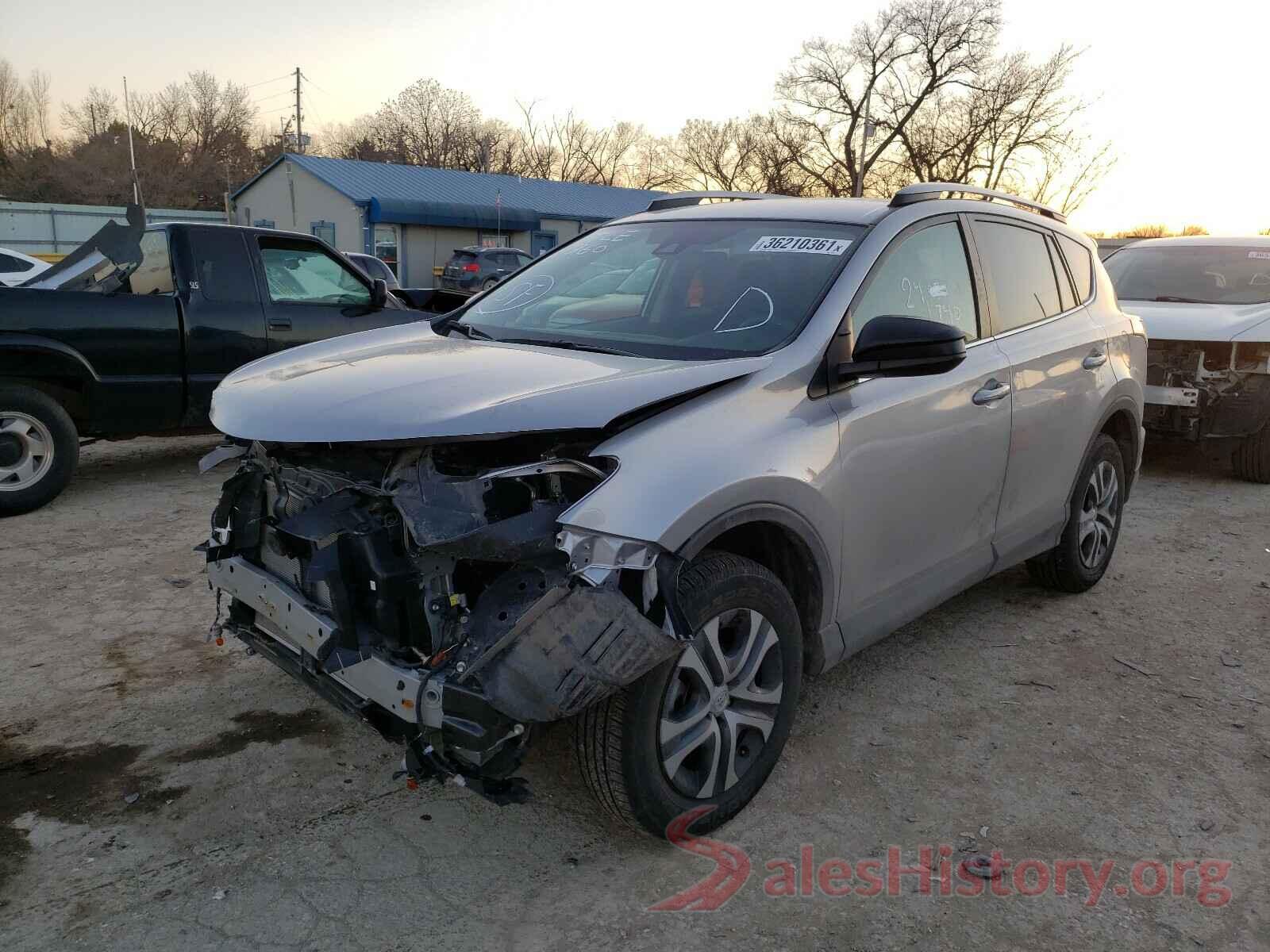 2T3BFREV8JW729084 2018 TOYOTA RAV4