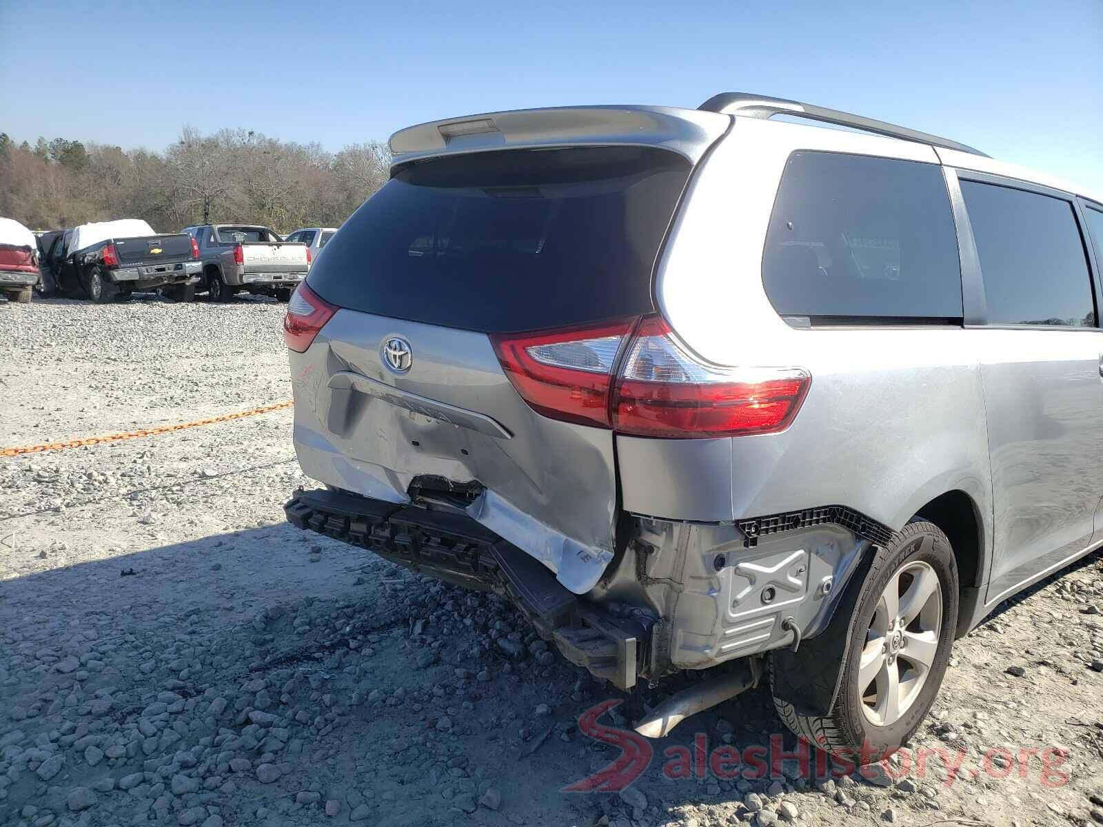 5TDKZ3DC5HS783040 2017 TOYOTA SIENNA