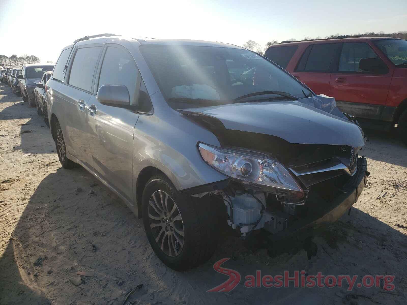 5TDYZ3DC6JS942101 2018 TOYOTA SIENNA