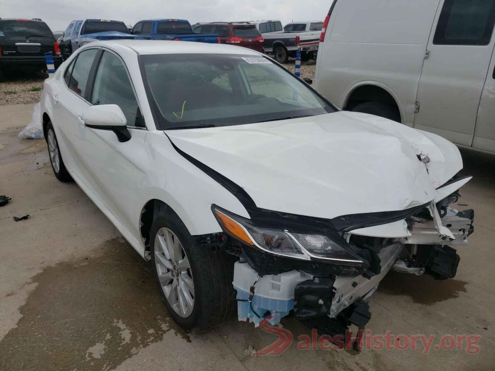 4T1B11HK1KU229943 2019 TOYOTA CAMRY