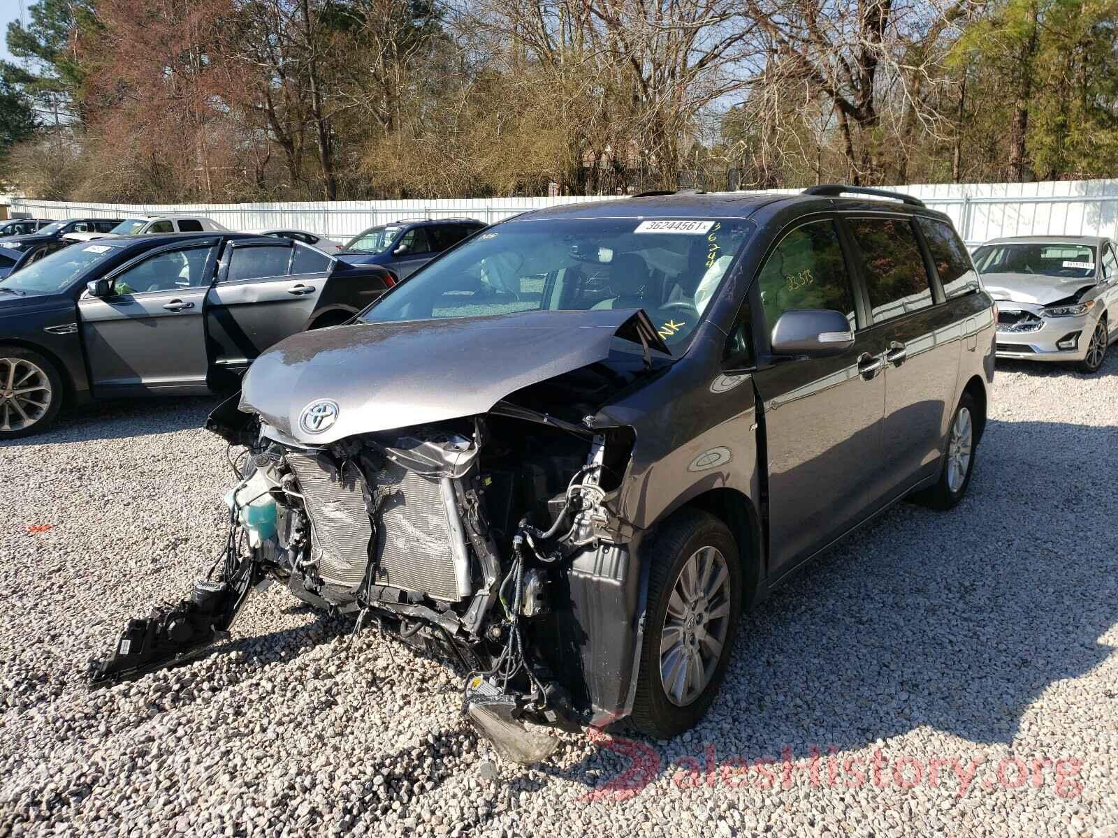 5TDDZ3DC4HS170738 2017 TOYOTA SIENNA