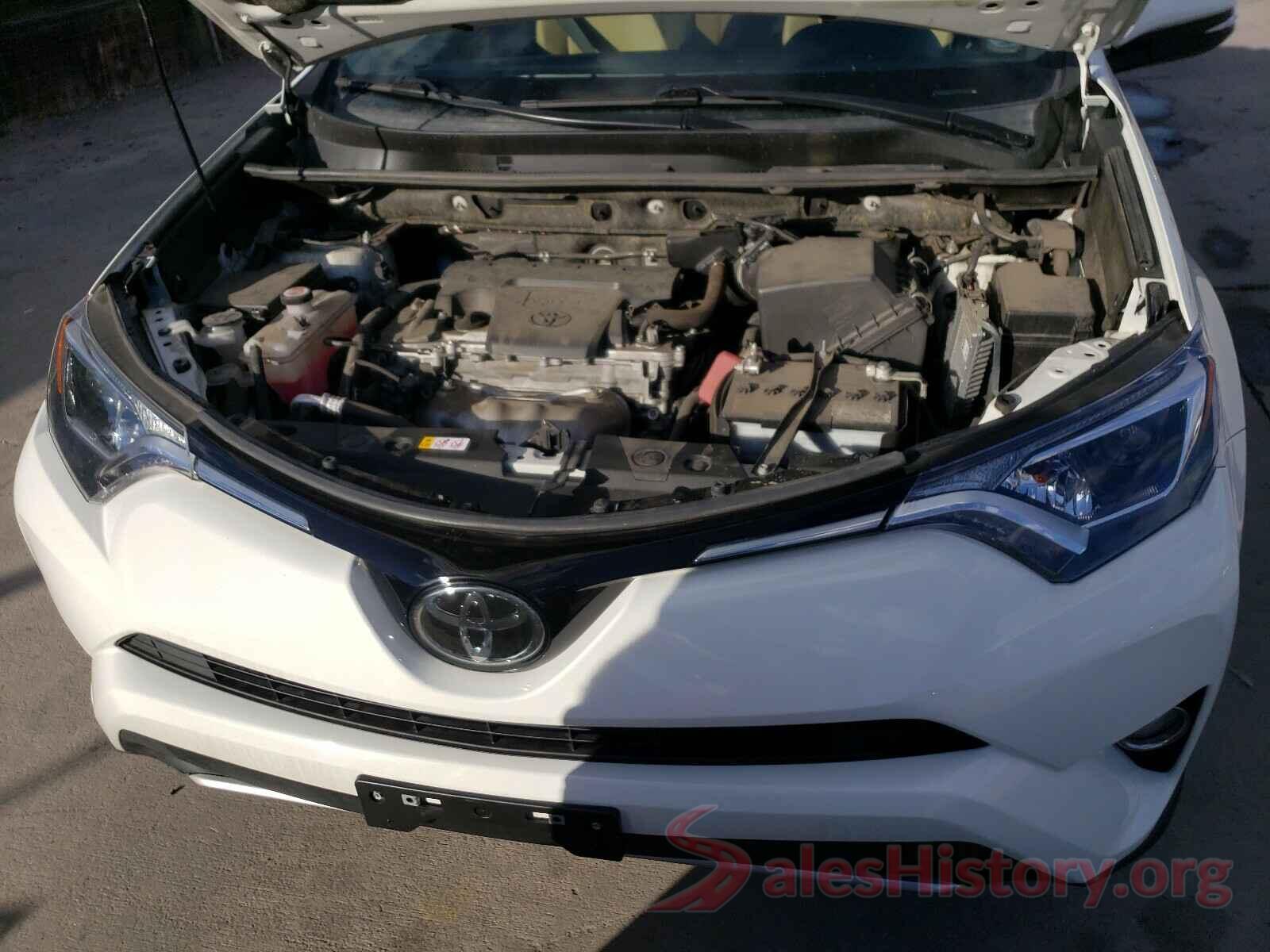 JTMRFREV1HJ711727 2017 TOYOTA RAV4