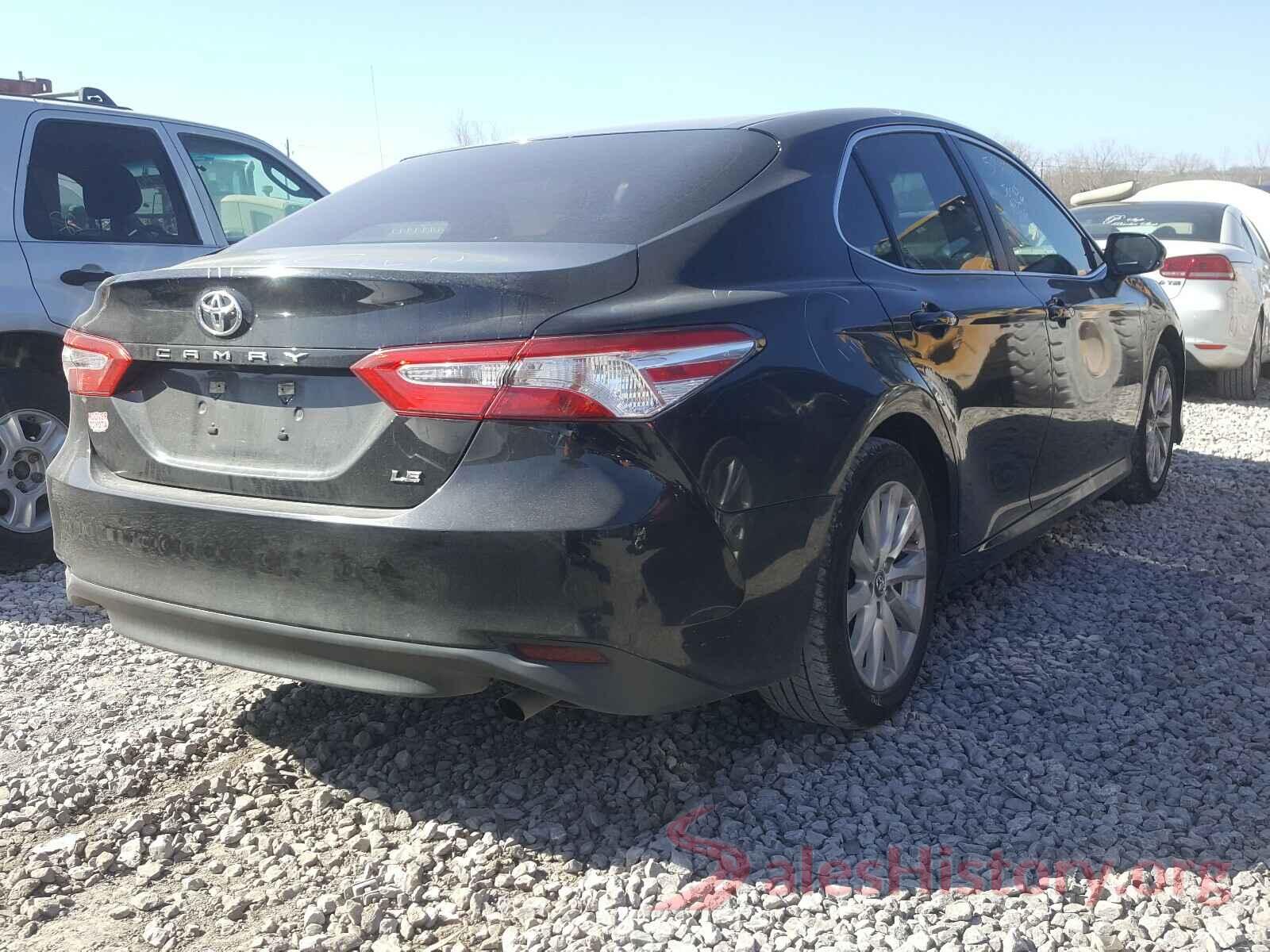 4T1B11HK9JU568240 2018 TOYOTA CAMRY