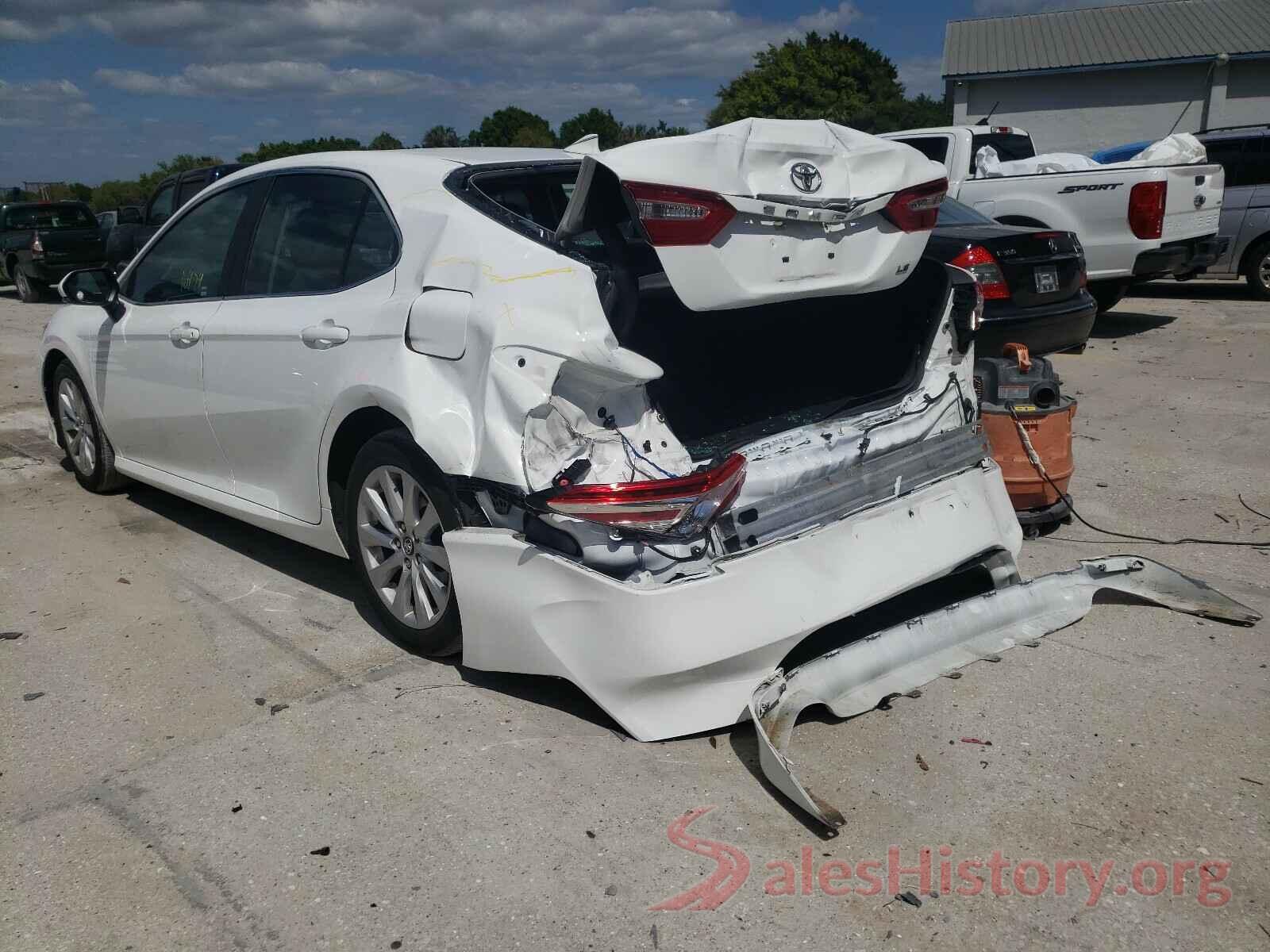 4T1B11HK7JU561156 2018 TOYOTA CAMRY