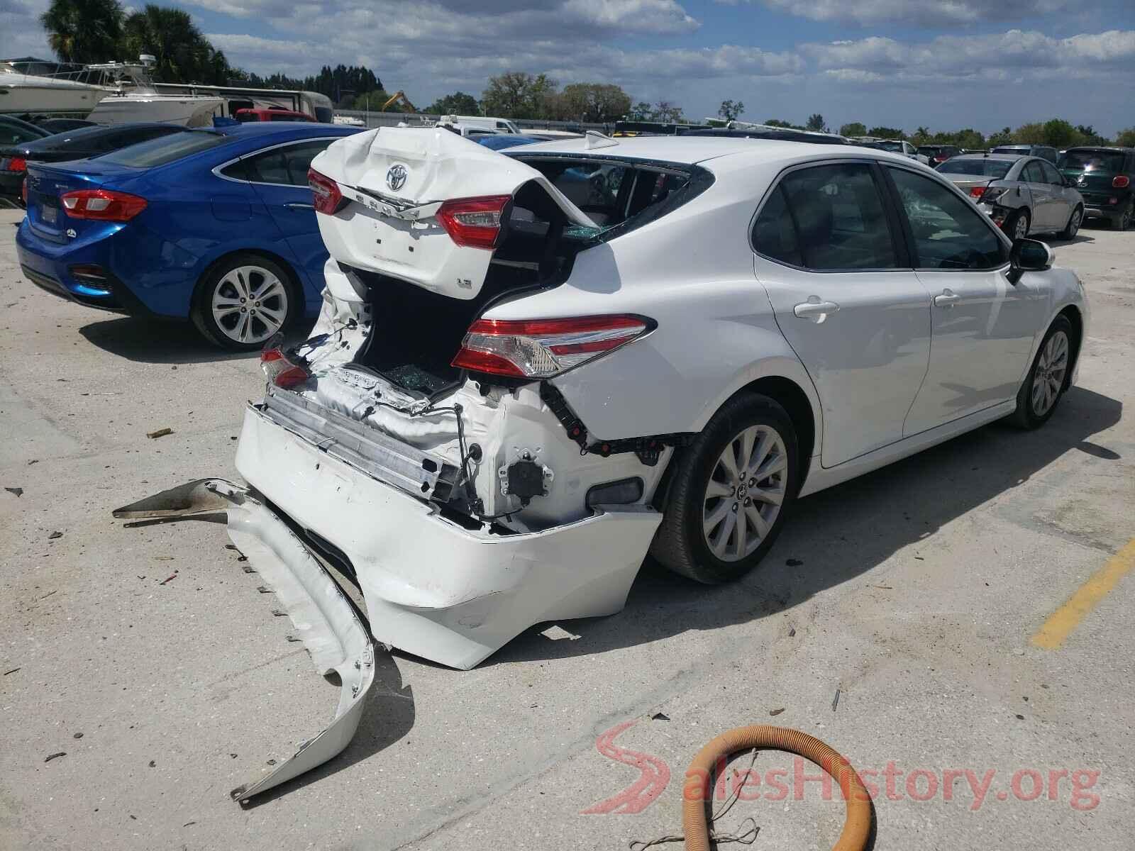 4T1B11HK7JU561156 2018 TOYOTA CAMRY