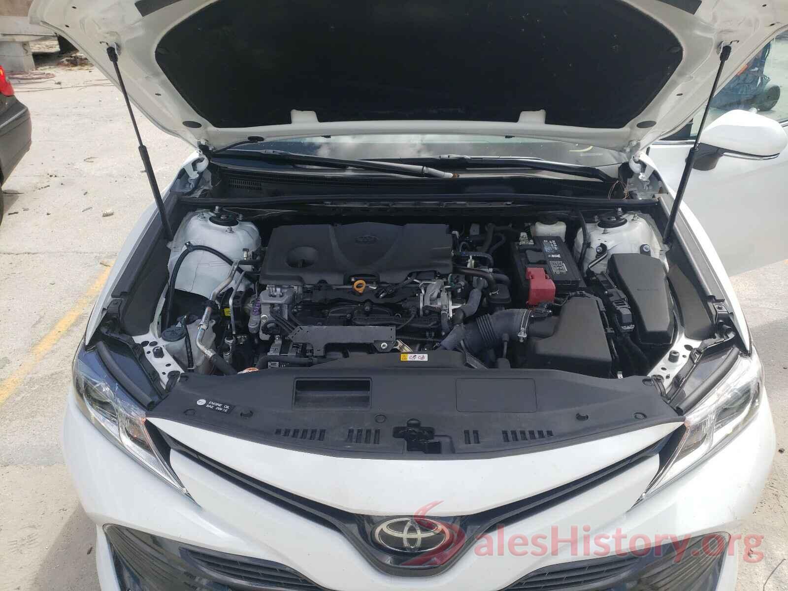 4T1B11HK7JU561156 2018 TOYOTA CAMRY