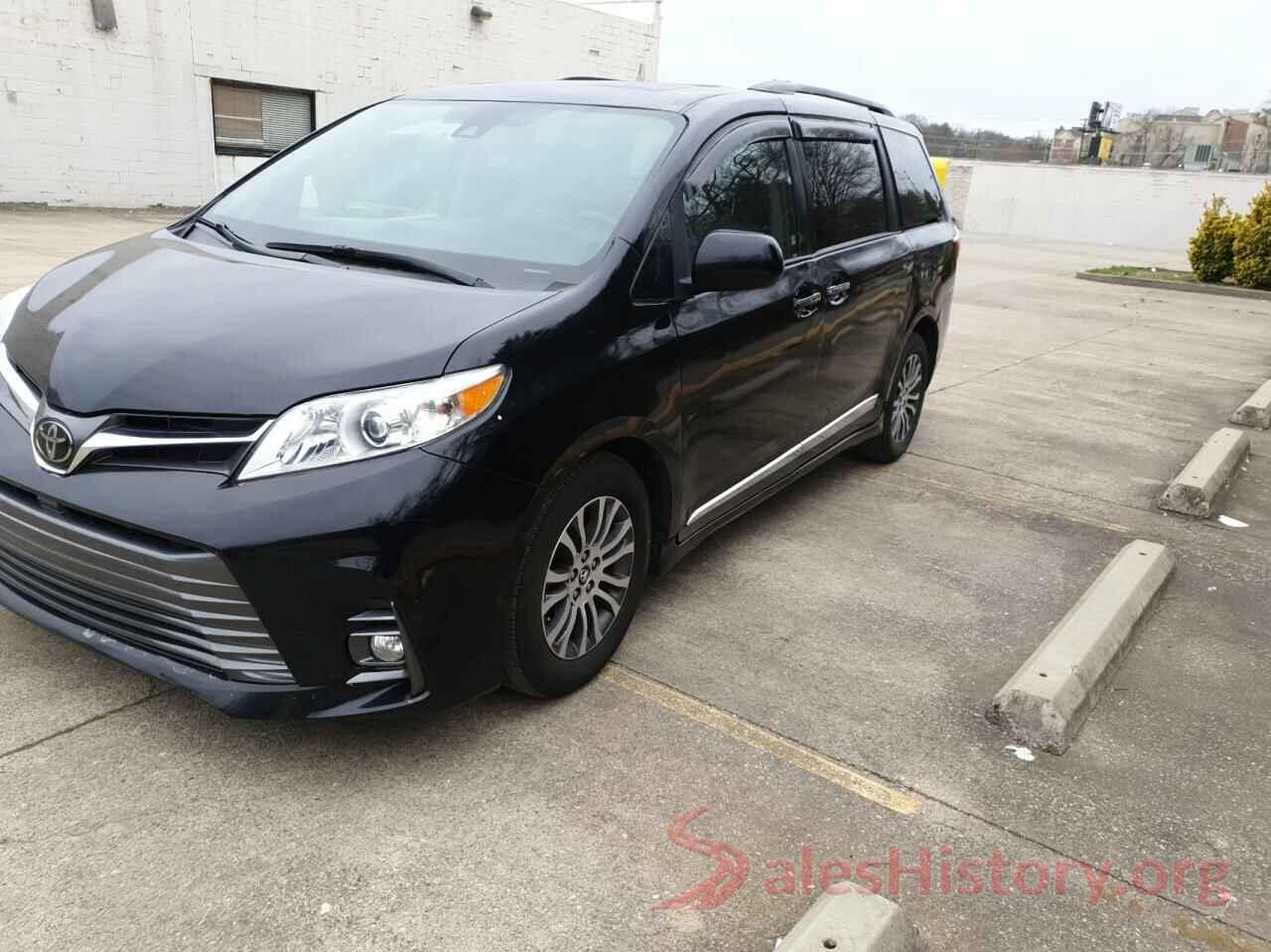 5TDYZ3DC6KS988545 2019 TOYOTA SIENNA