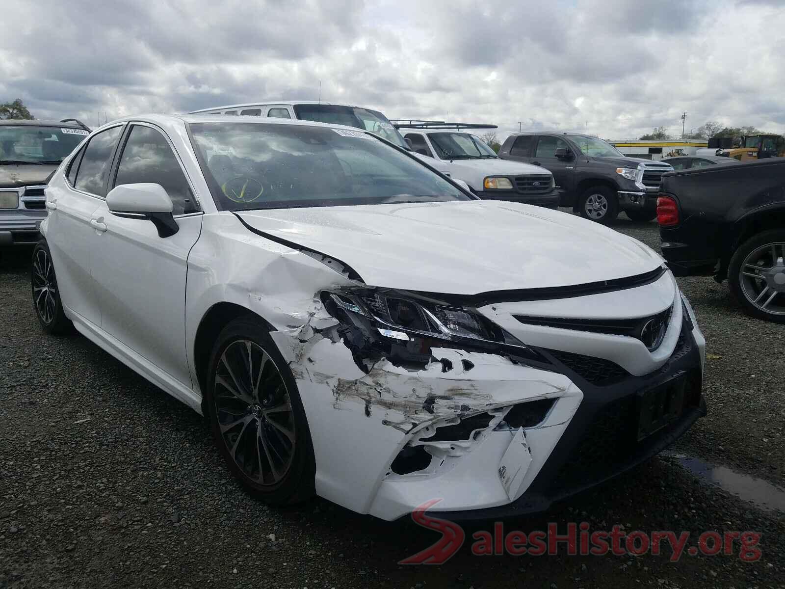 JTNB11HK6J3002381 2018 TOYOTA CAMRY