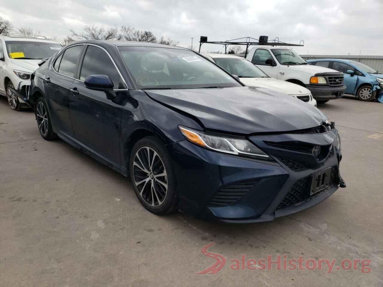 4T1B11HK4JU611267 2018 TOYOTA CAMRY